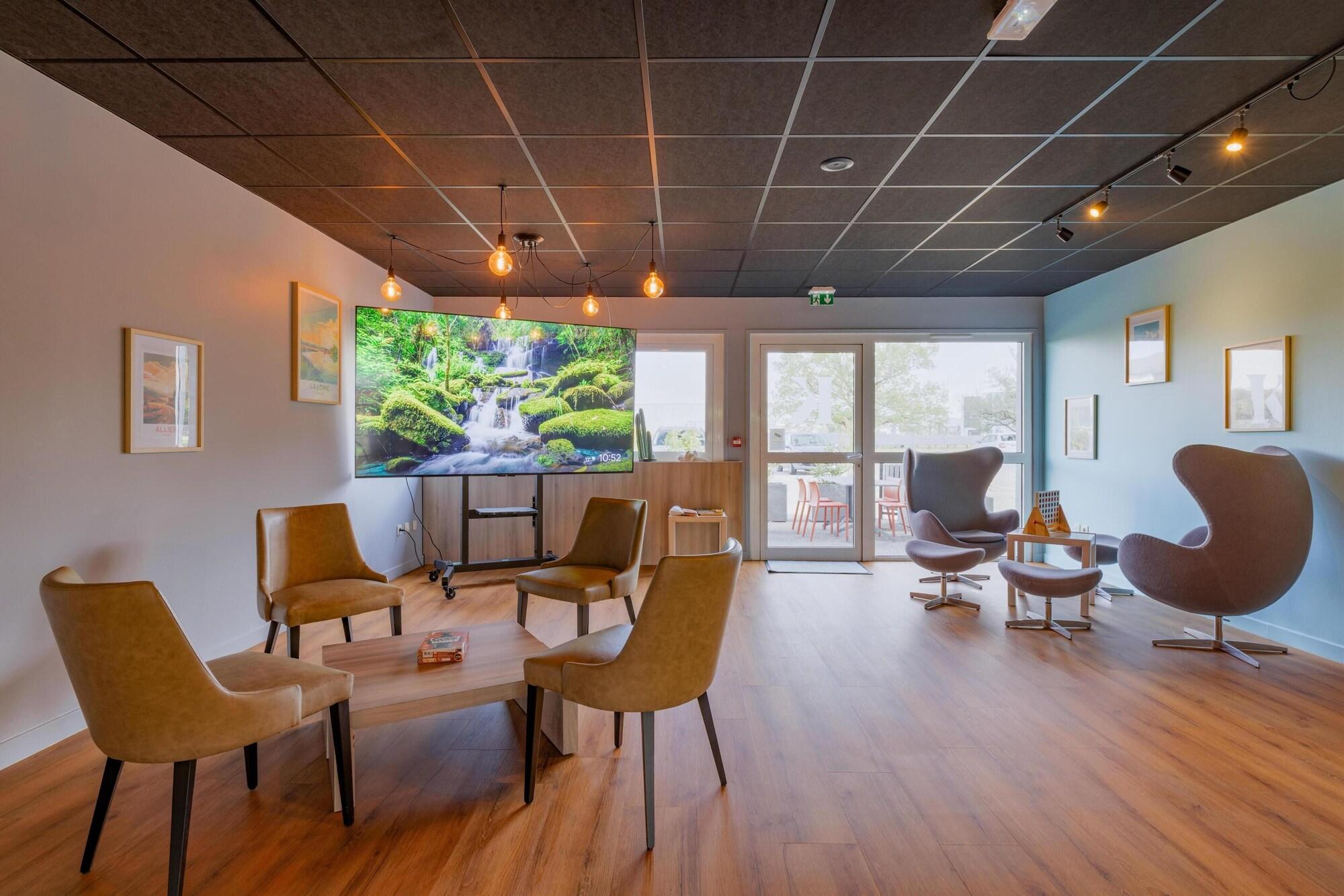 Bar/Salón Hôtel Kyriad Lyon Est