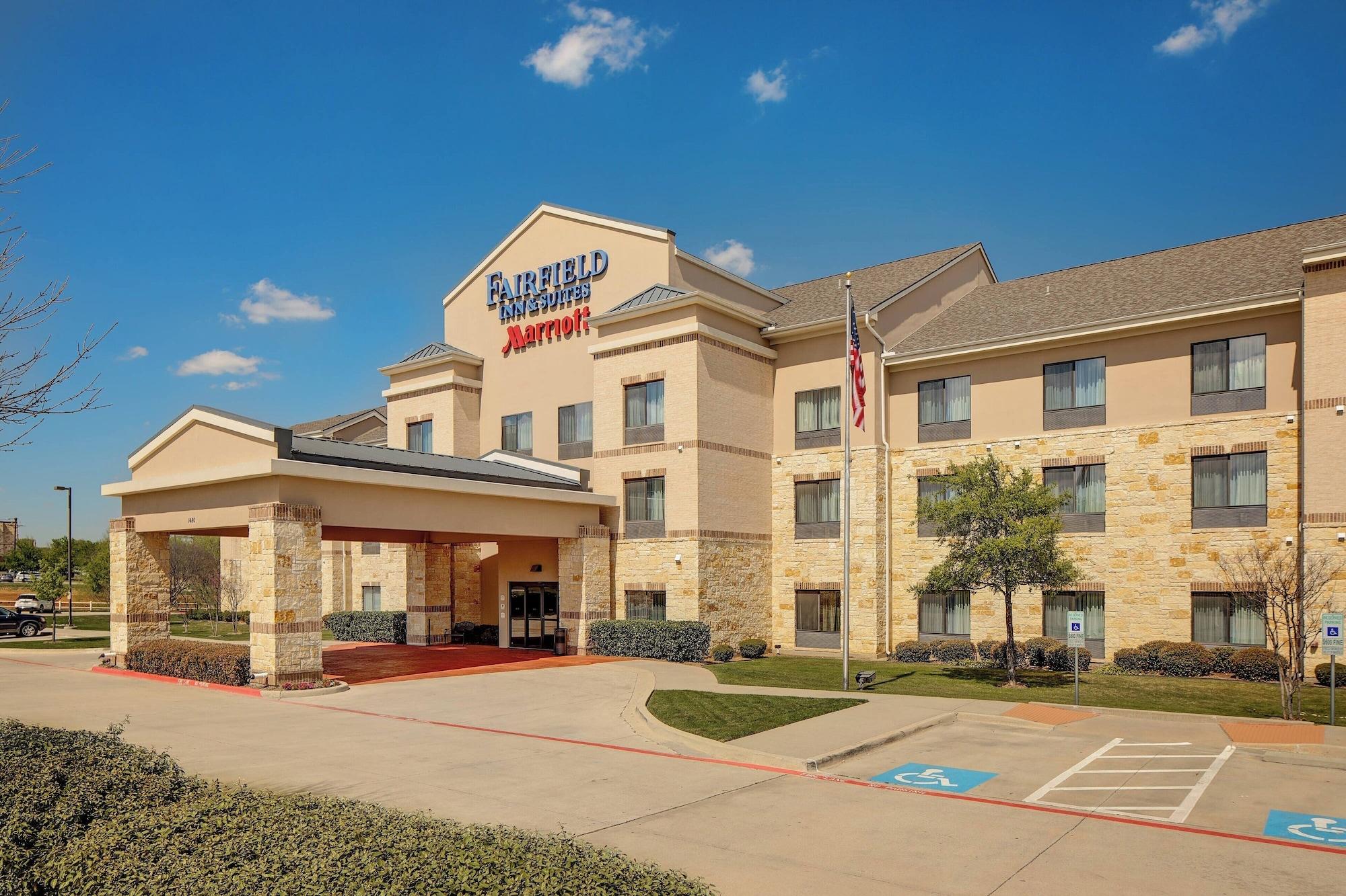 Vista Exterior Fairfield Inn & Suites by Marriott Dallas Mansfield