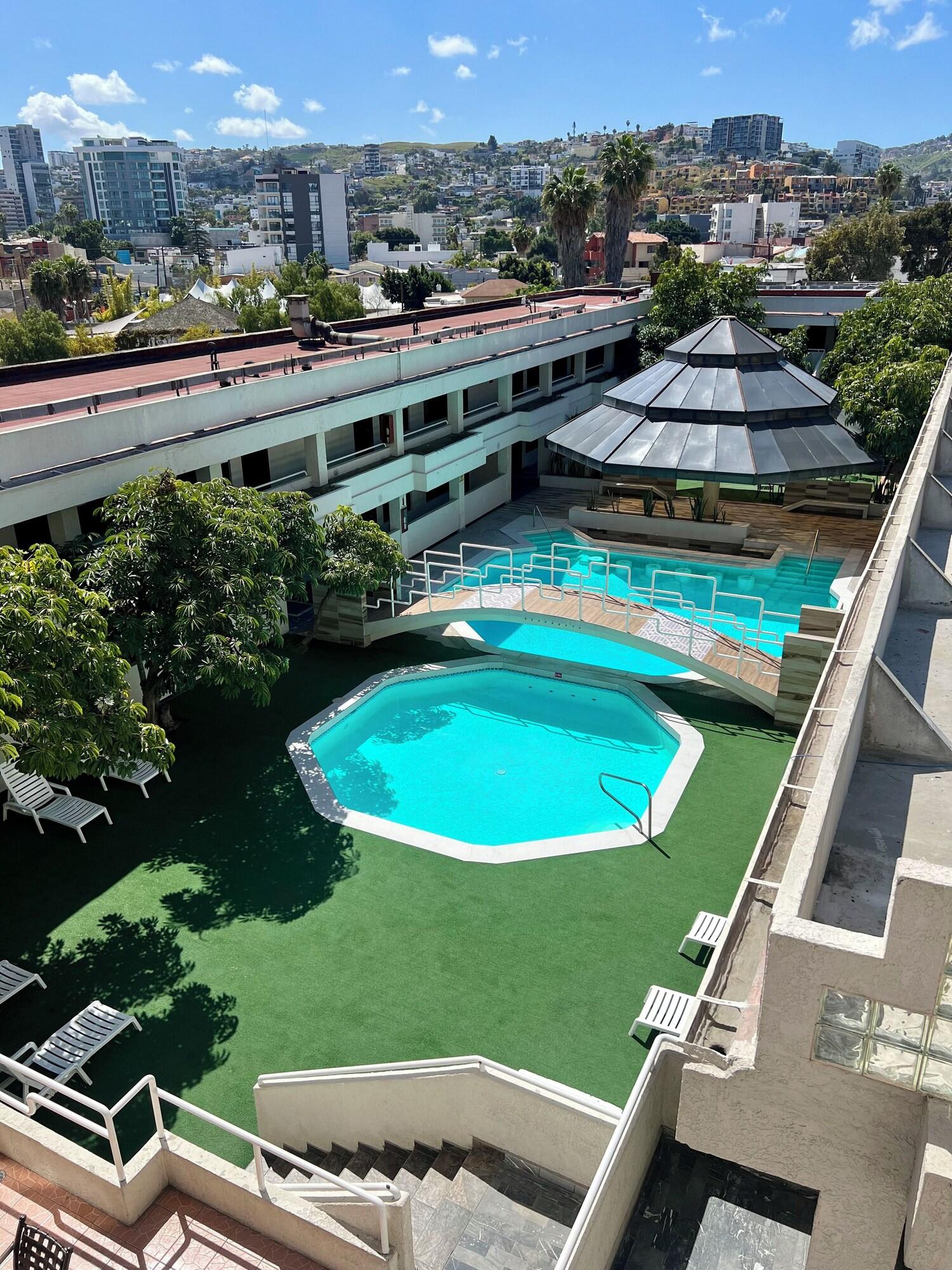 Varios Hotel Sunio City