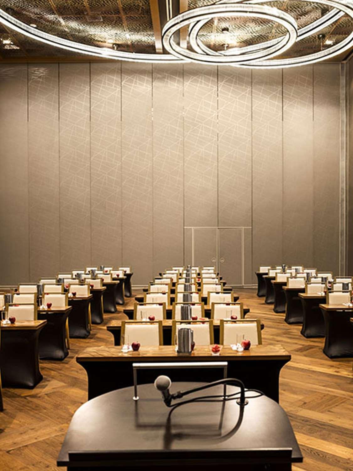 Sala de Reuniones Tune Hotel Liverpool