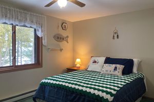 Alojamiento - Home on Lake Huron with sandy beach and beautiful front yard and backyard