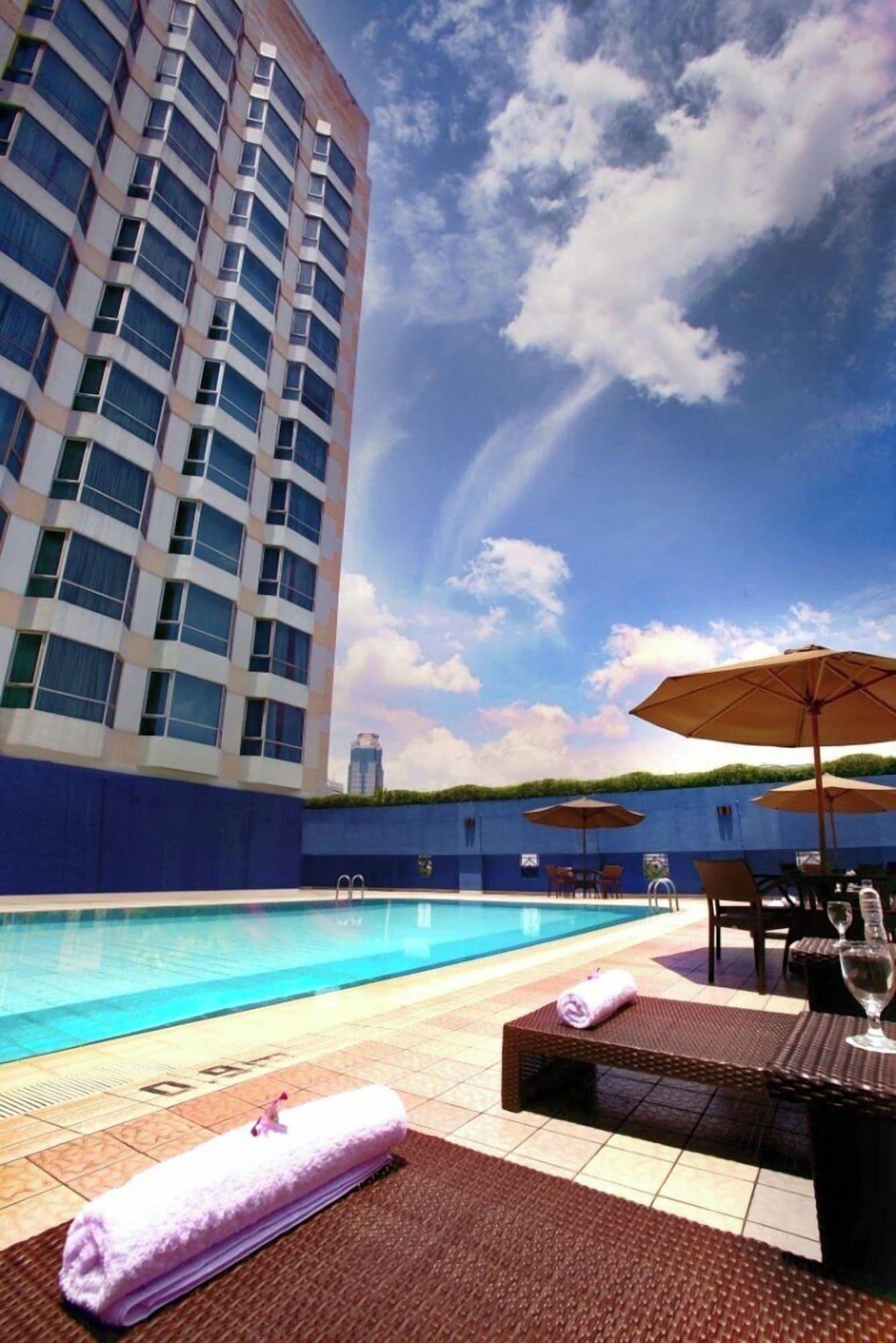 Vista Piscina Millennium Hotel Sirih Jakarta
