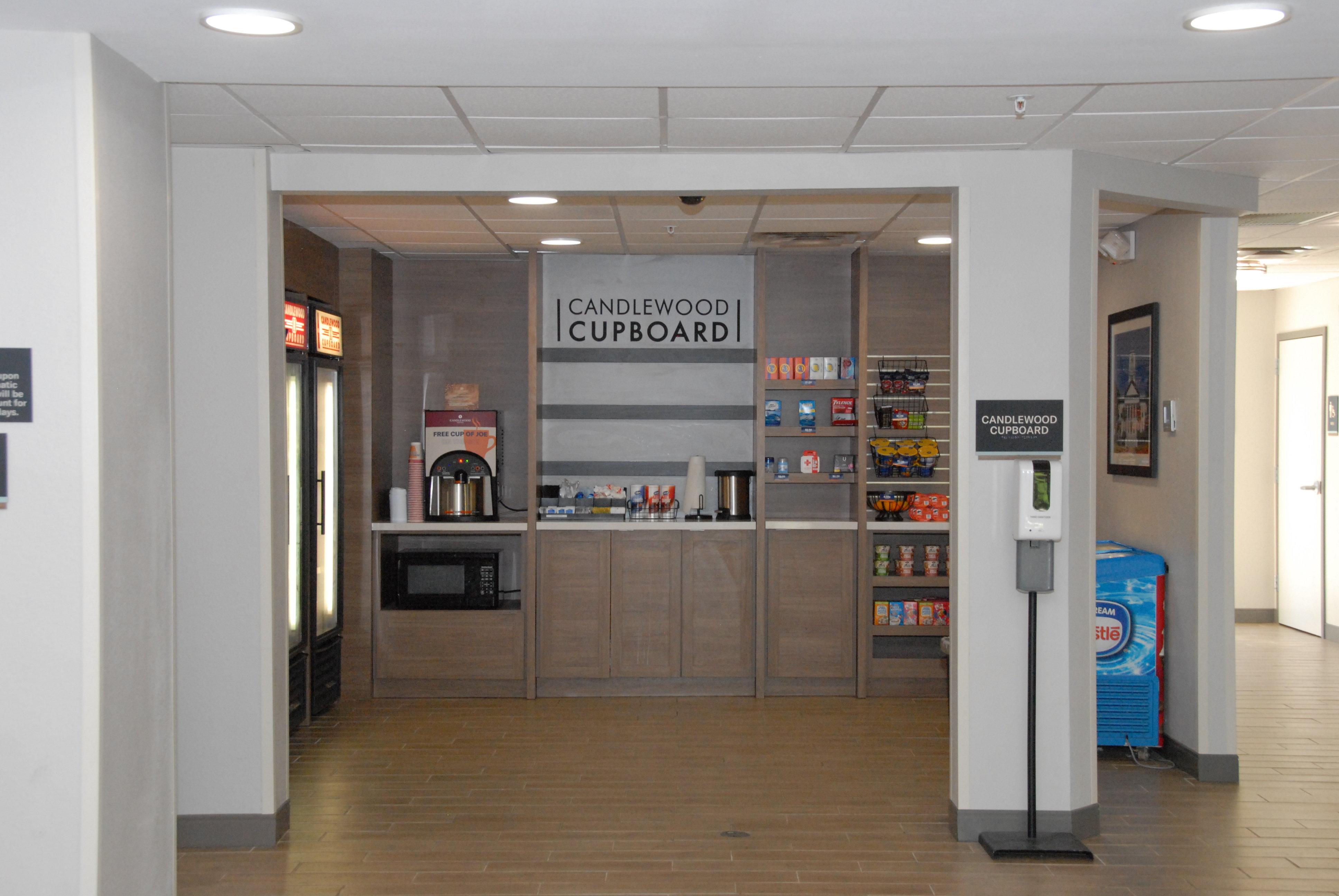 Vista Lobby Candlewood Suites Tallahassee by IHG