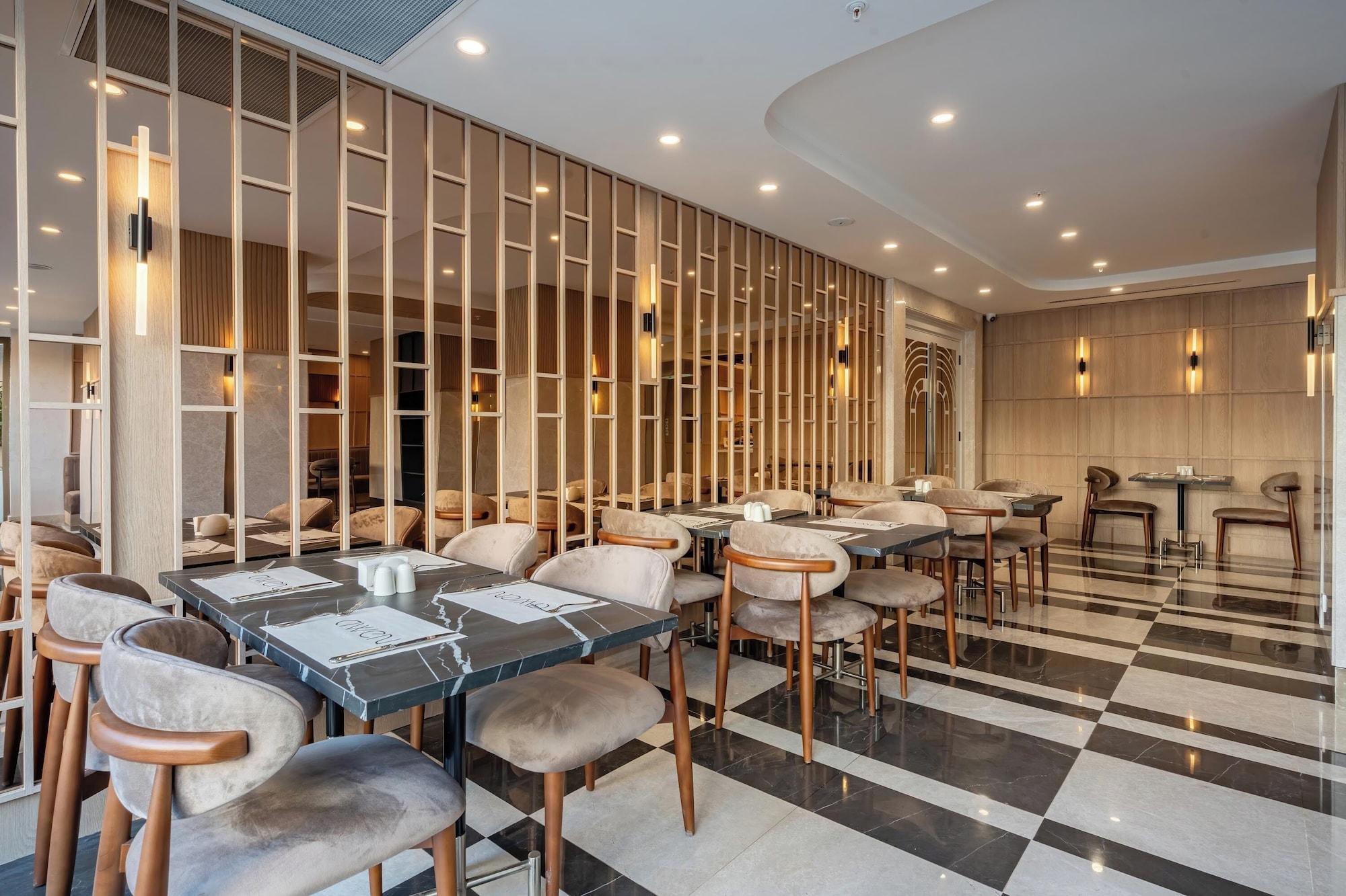 Restaurant Awen Lara Hotel