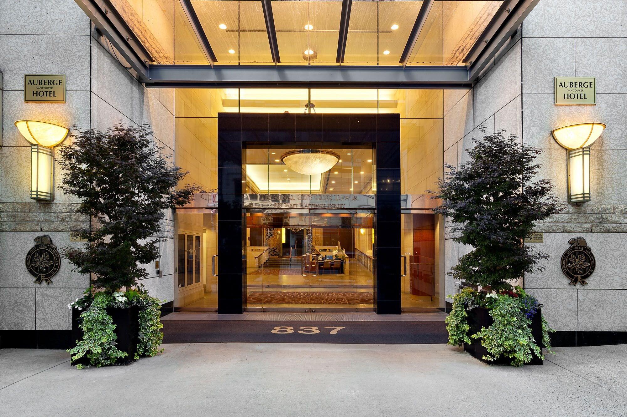 Vista Exterior Auberge Vancouver Hotel