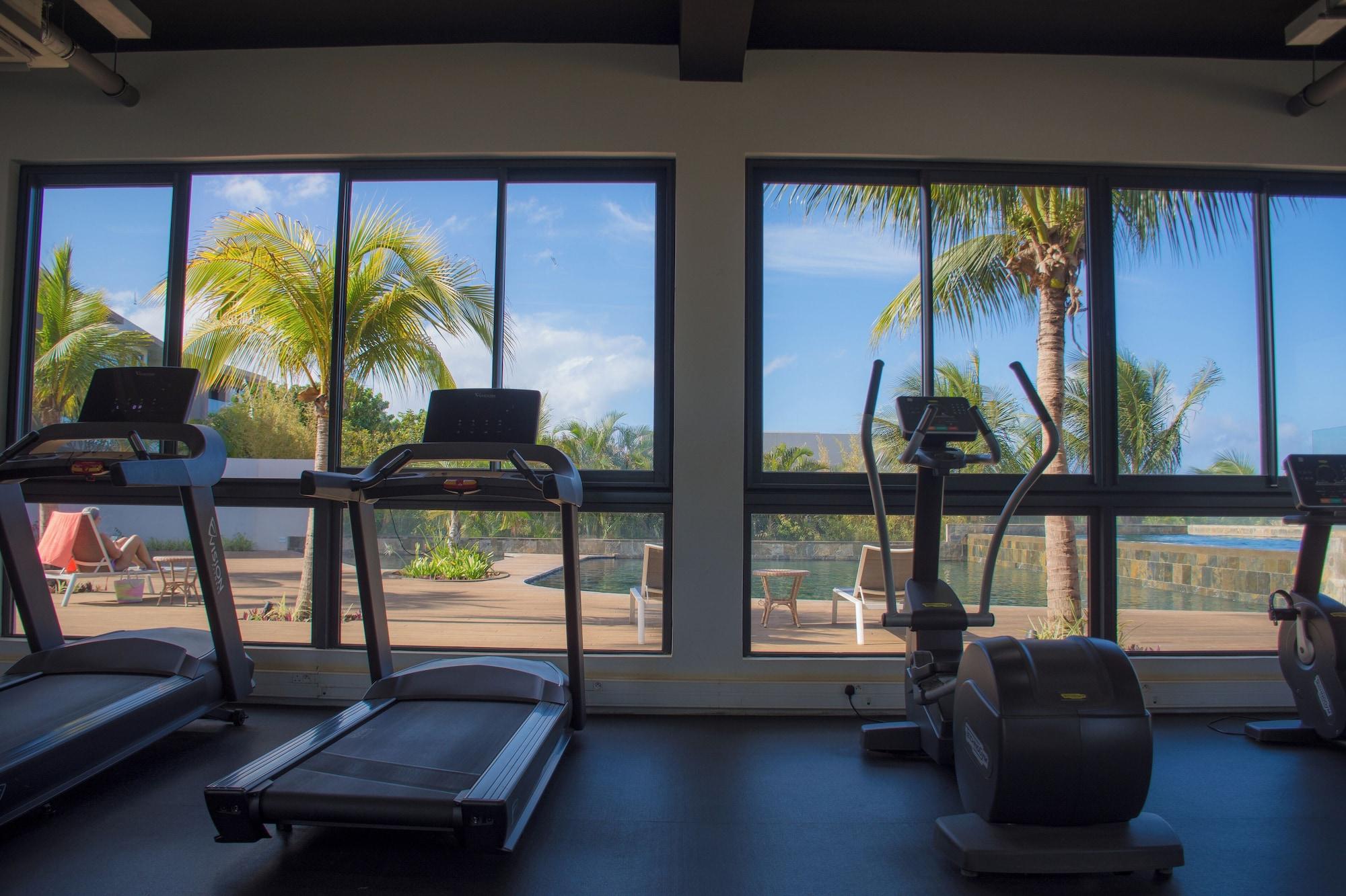 Gimnasio Azuri Apartment with Beach, Pools, Gym, Restaurants, Spa, Boats, kids Corner