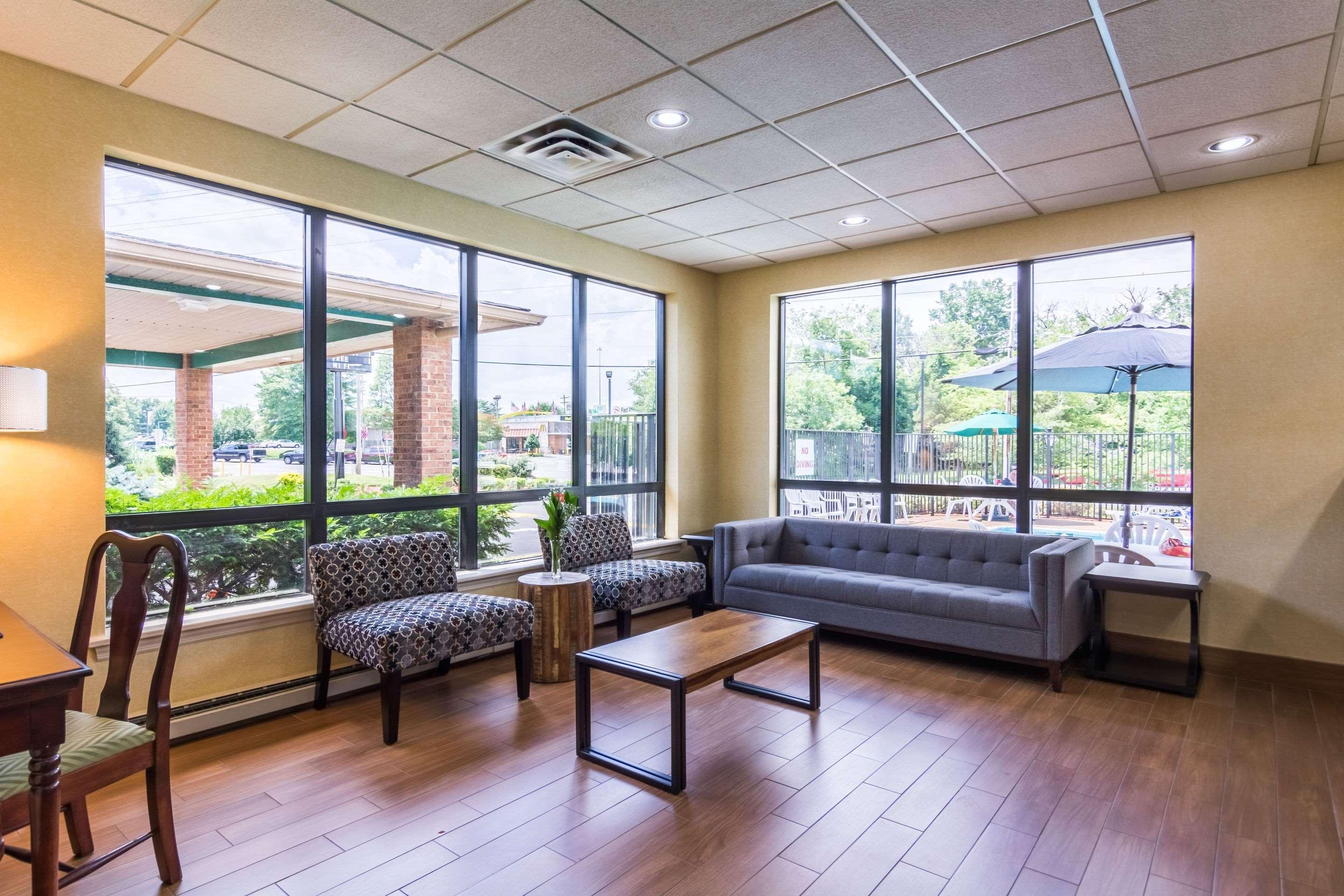 Vista Lobby Quality Inn Manassas