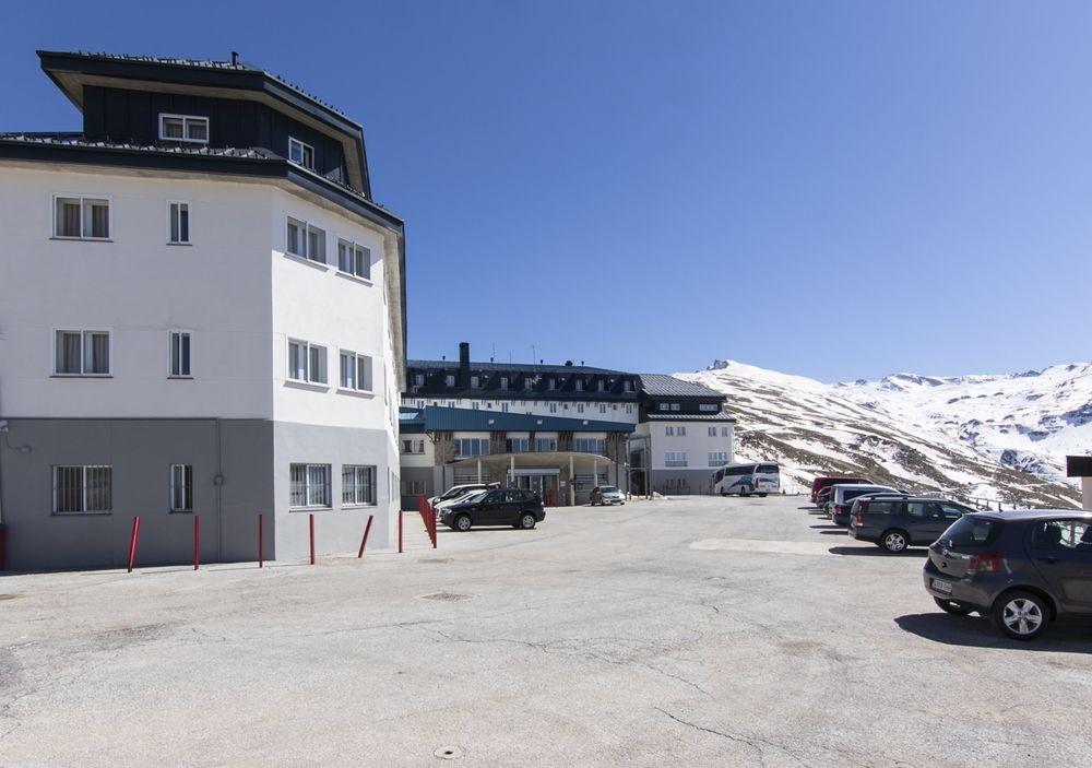 Vista Exterior Albergue Inturjoven Sierra Nevada - Hostel