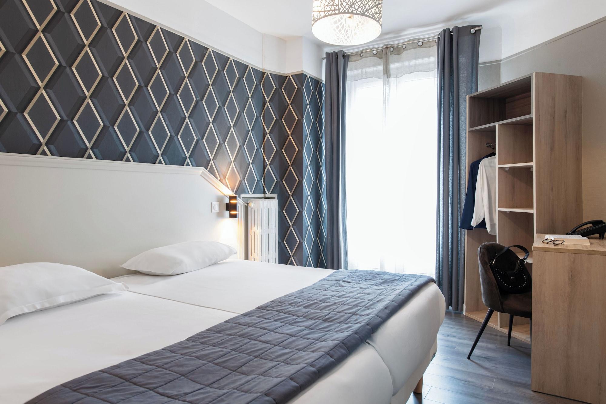 Varios Hôtel Ambassadeur