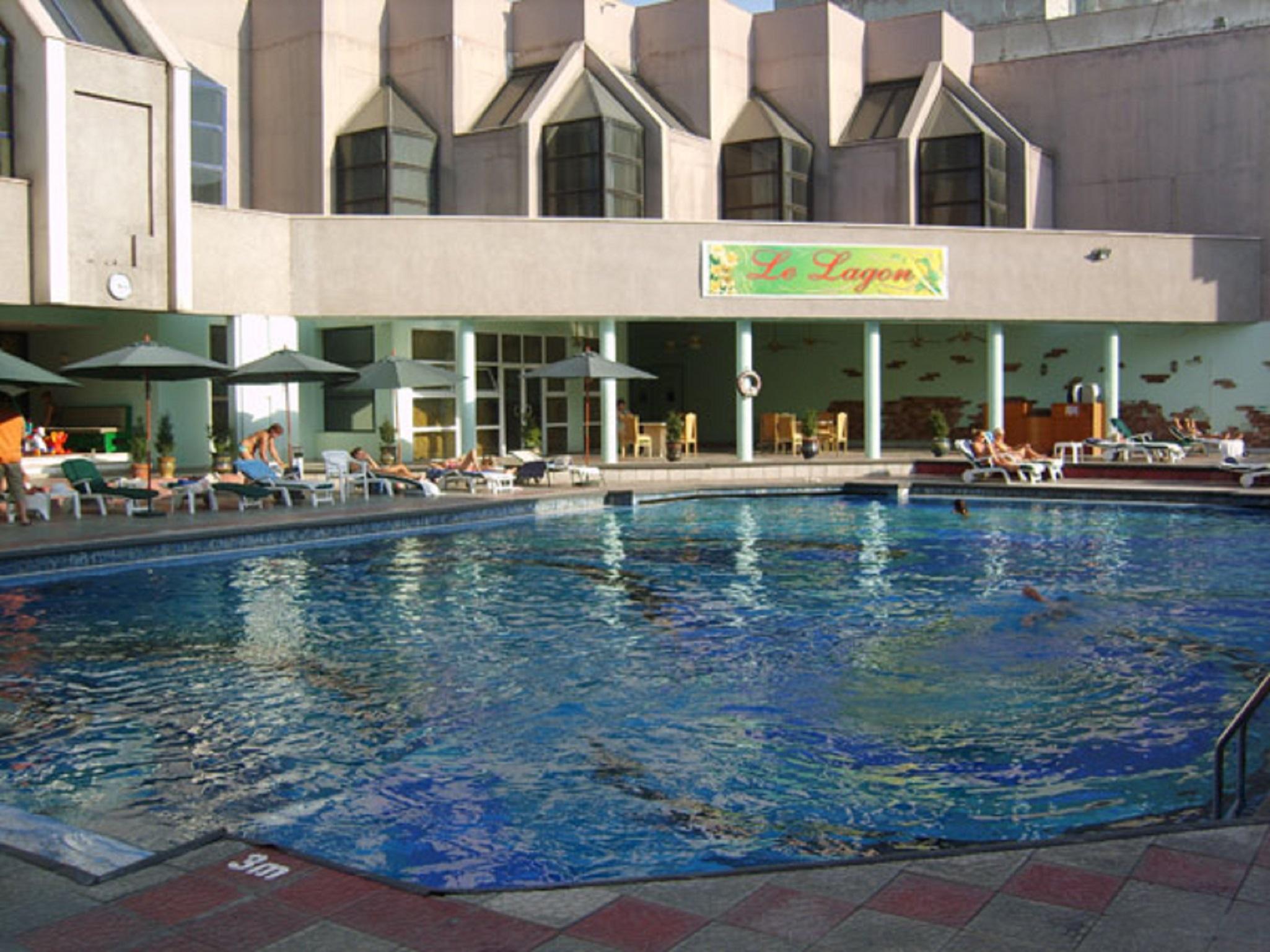 Vista Piscina Le Grande Plaza Hotel
