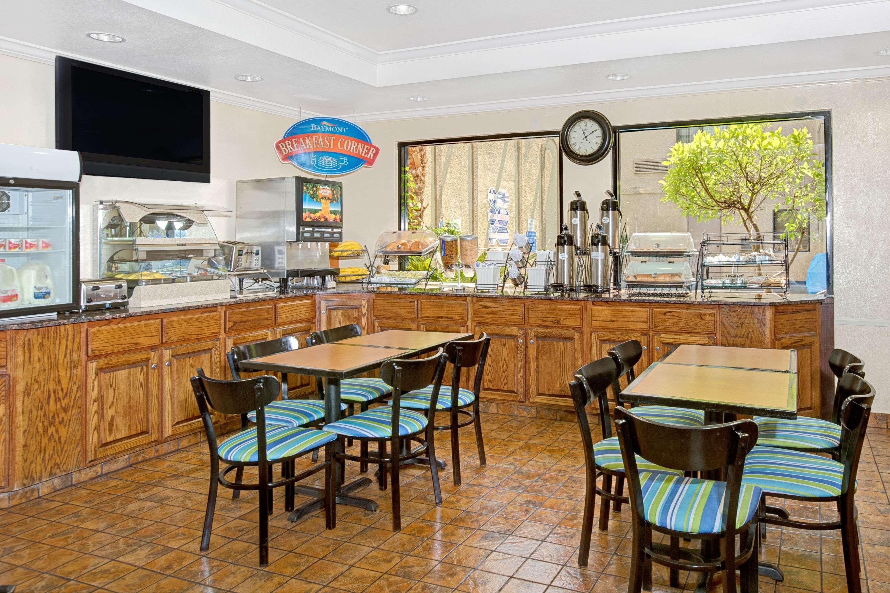 Restaurant Studio 6 by Motel 6