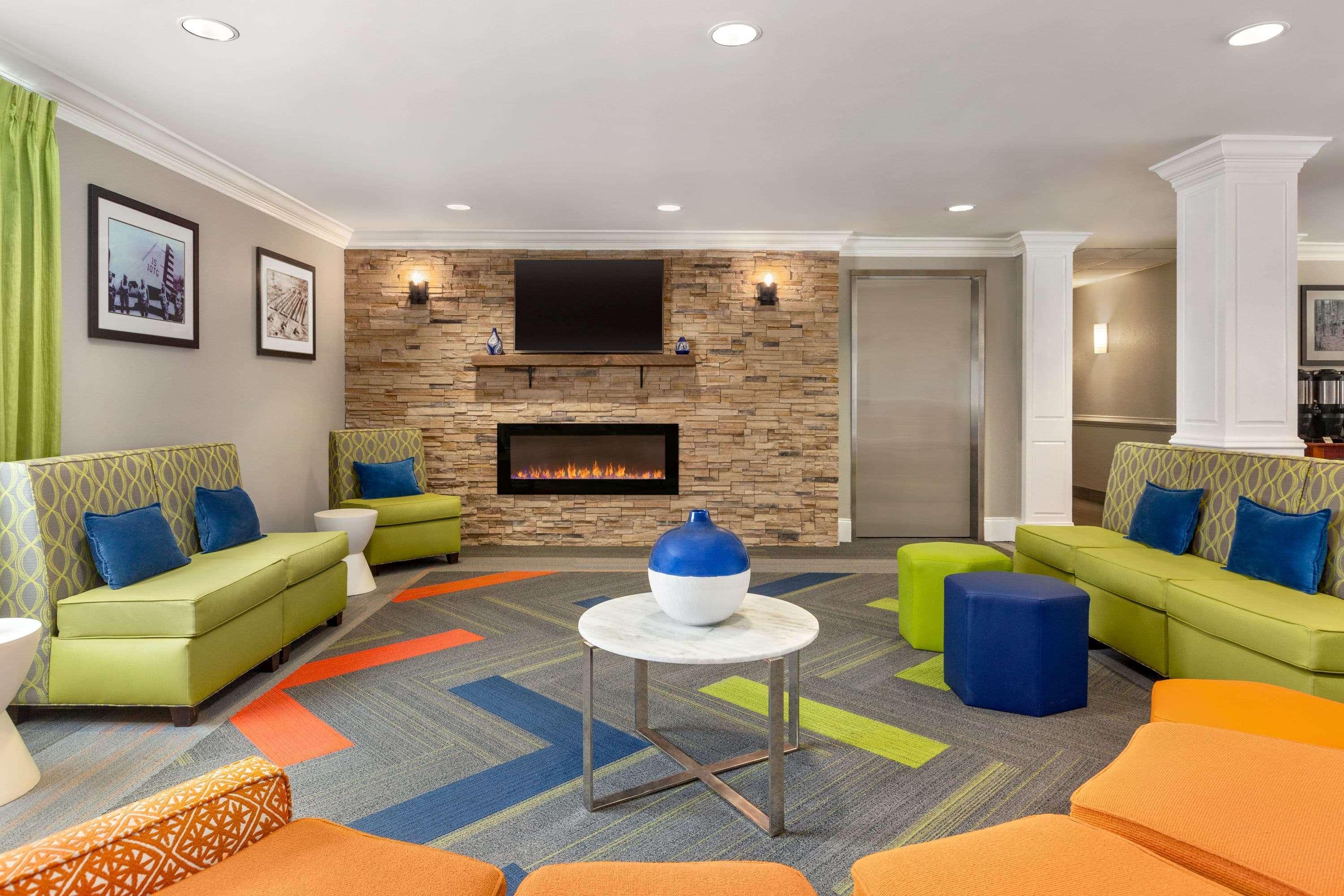 Vista Lobby MainStay Suites Columbus
