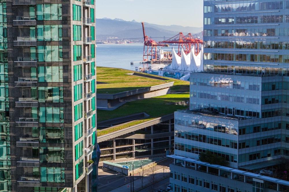 Comodidades do quarto Pinnacle Hotel Vancouver Harbourfront