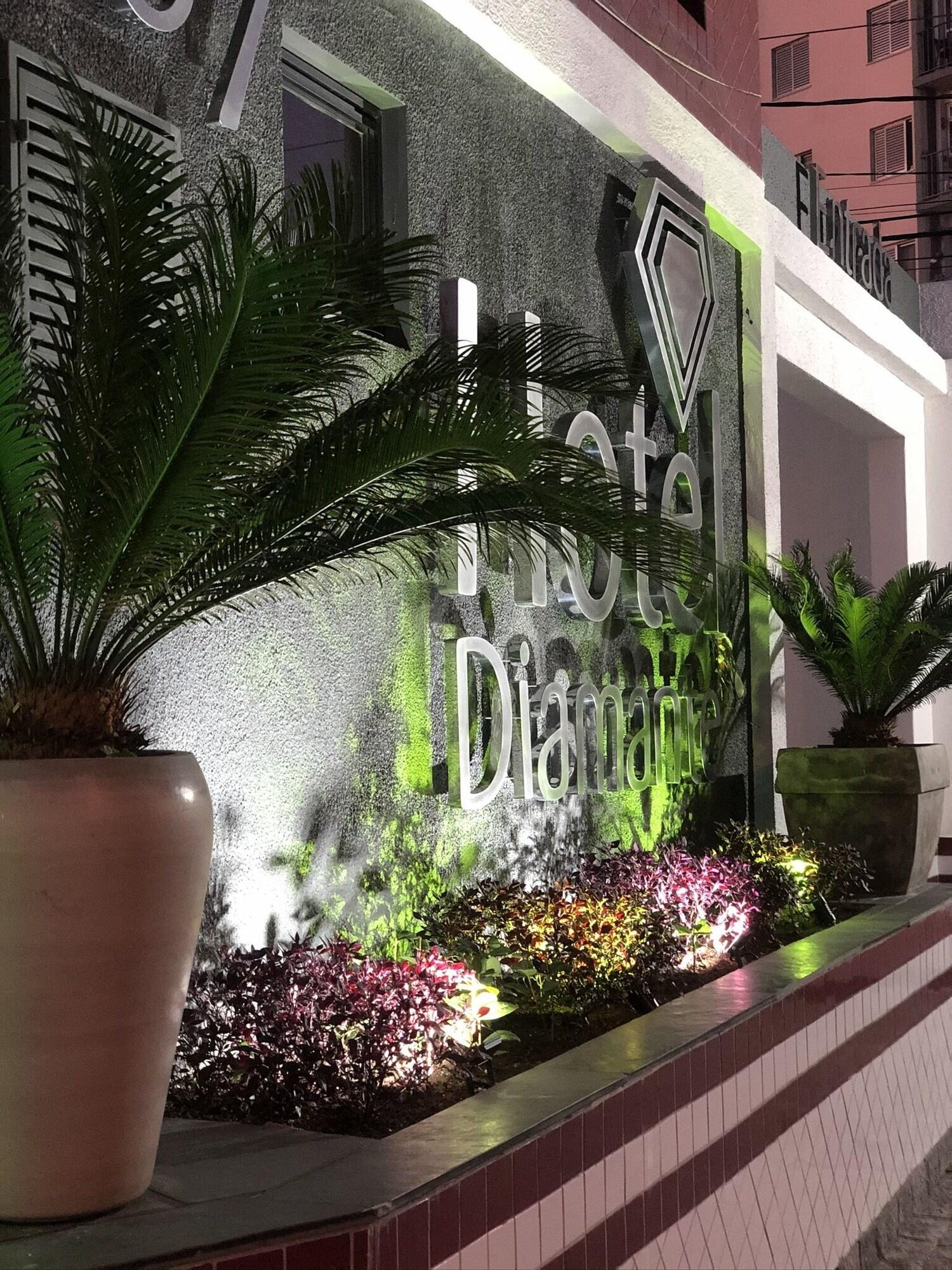 Vista Exterior Hotel Diamante