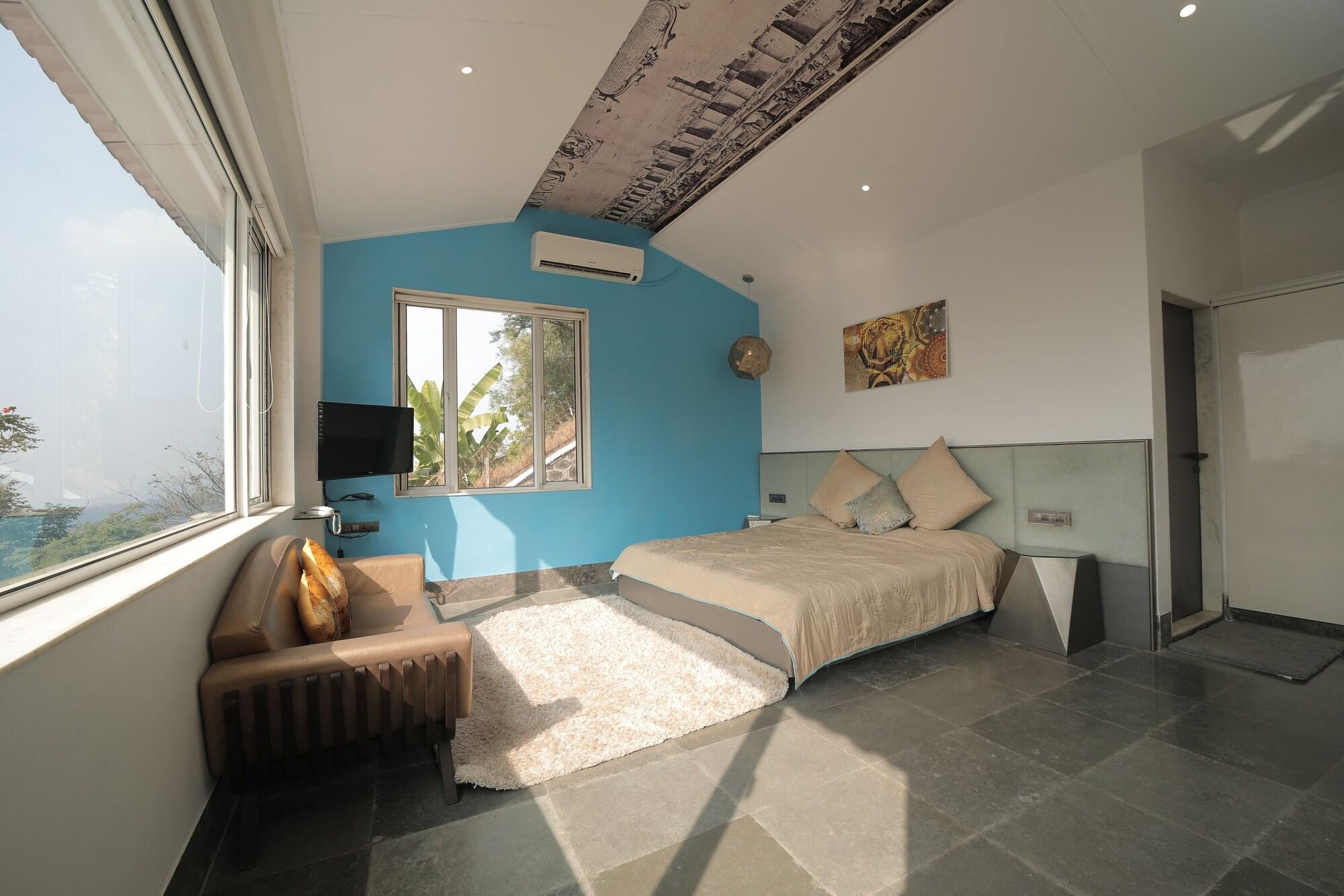 Habitación 360 South, Khandala