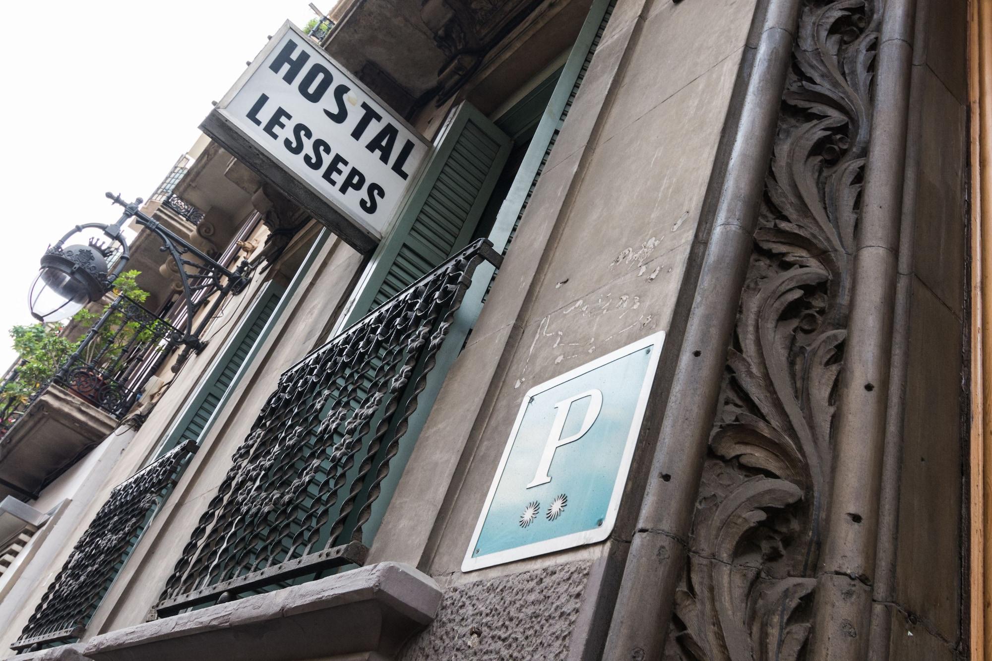 Vista Exterior Hostal Lesseps