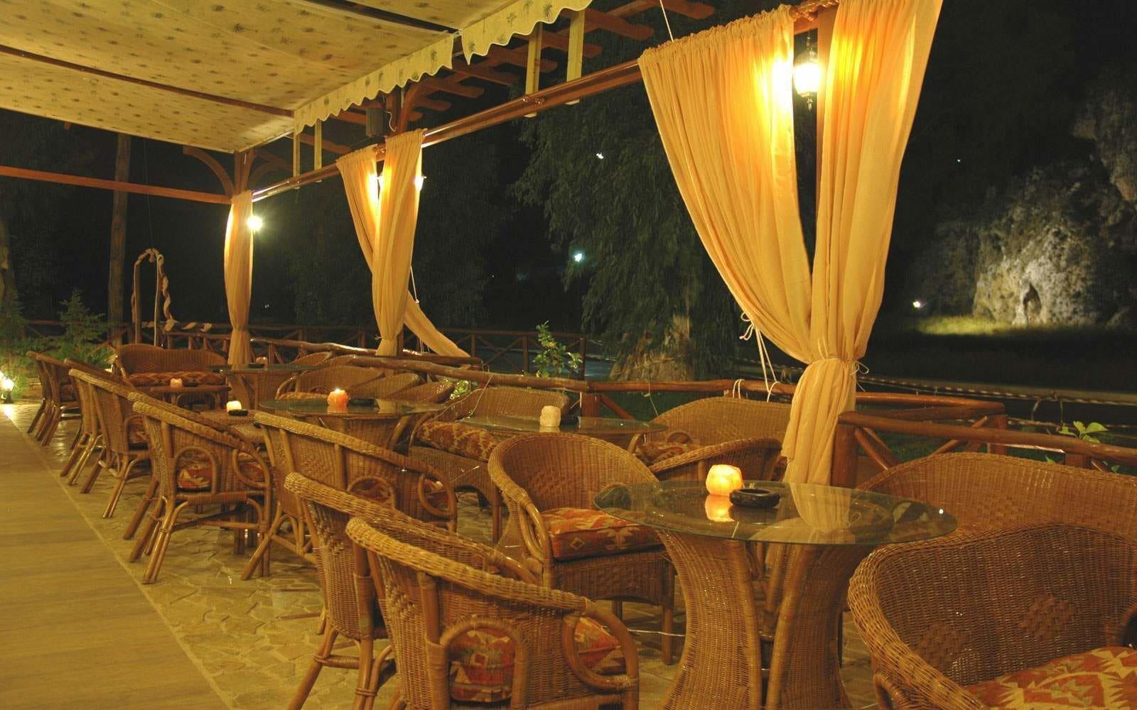 Bar/Salón Castle View Studios