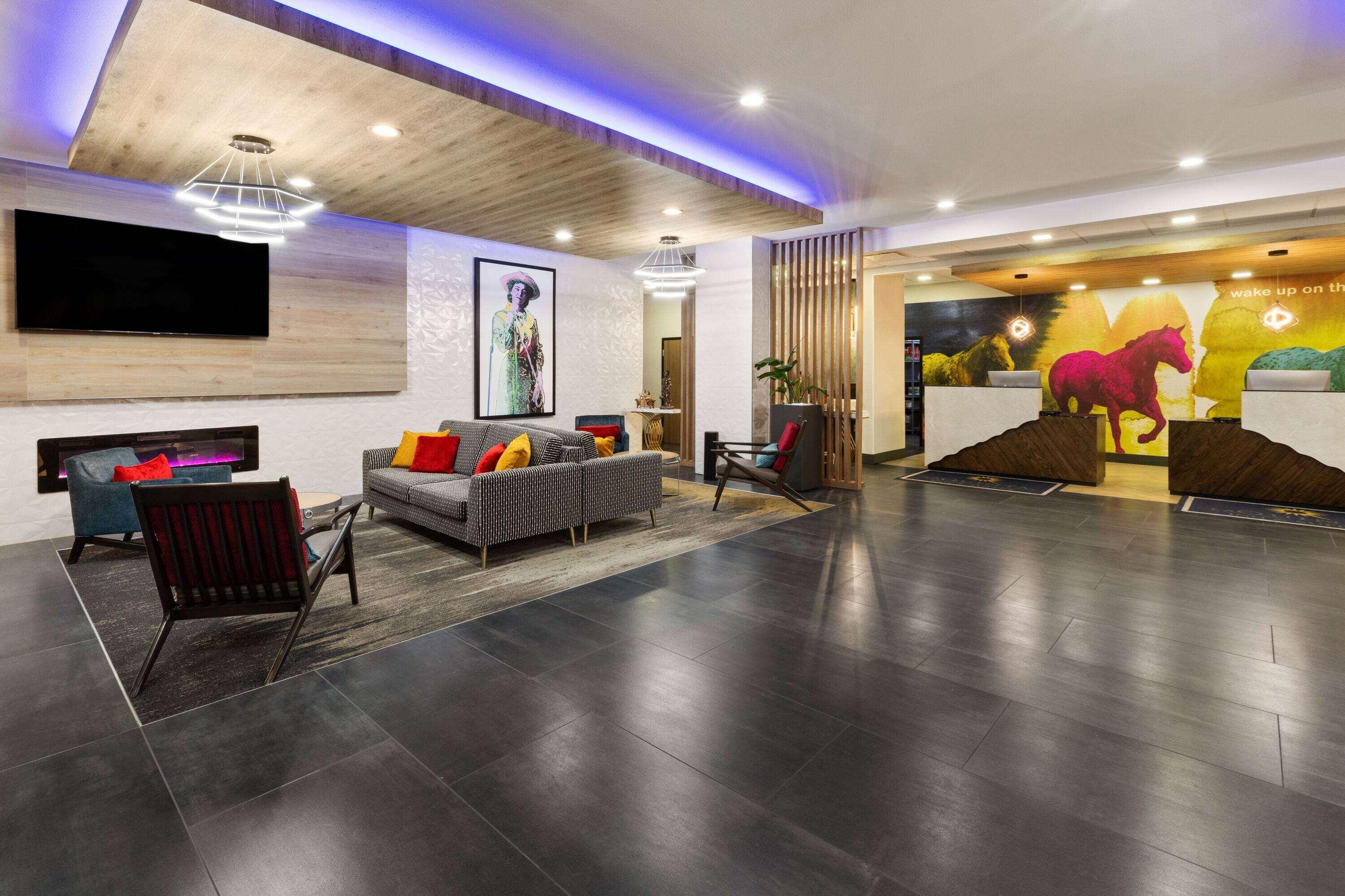 Vista Lobby La Quinta Inn & Suites by Wyndham El Paso East Loop-375