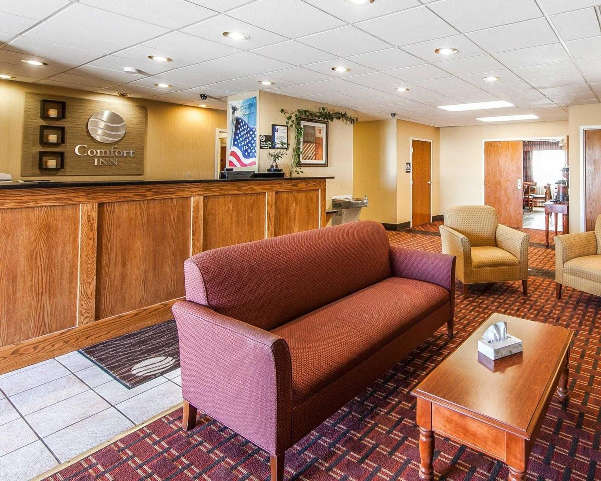 Vista Lobby Quality Inn Seaman