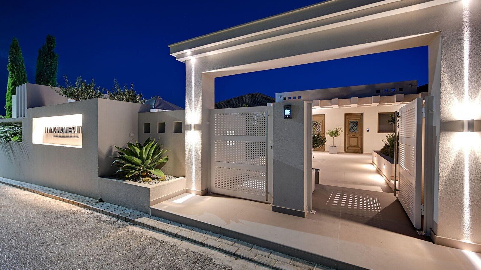 Vista Exterior LIVINGHOME SUITES