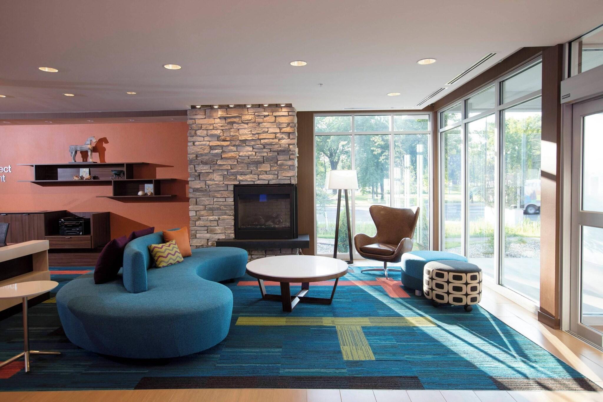 Vista Lobby Fairfield Inn & Suites by Marriott Detroit Lakes