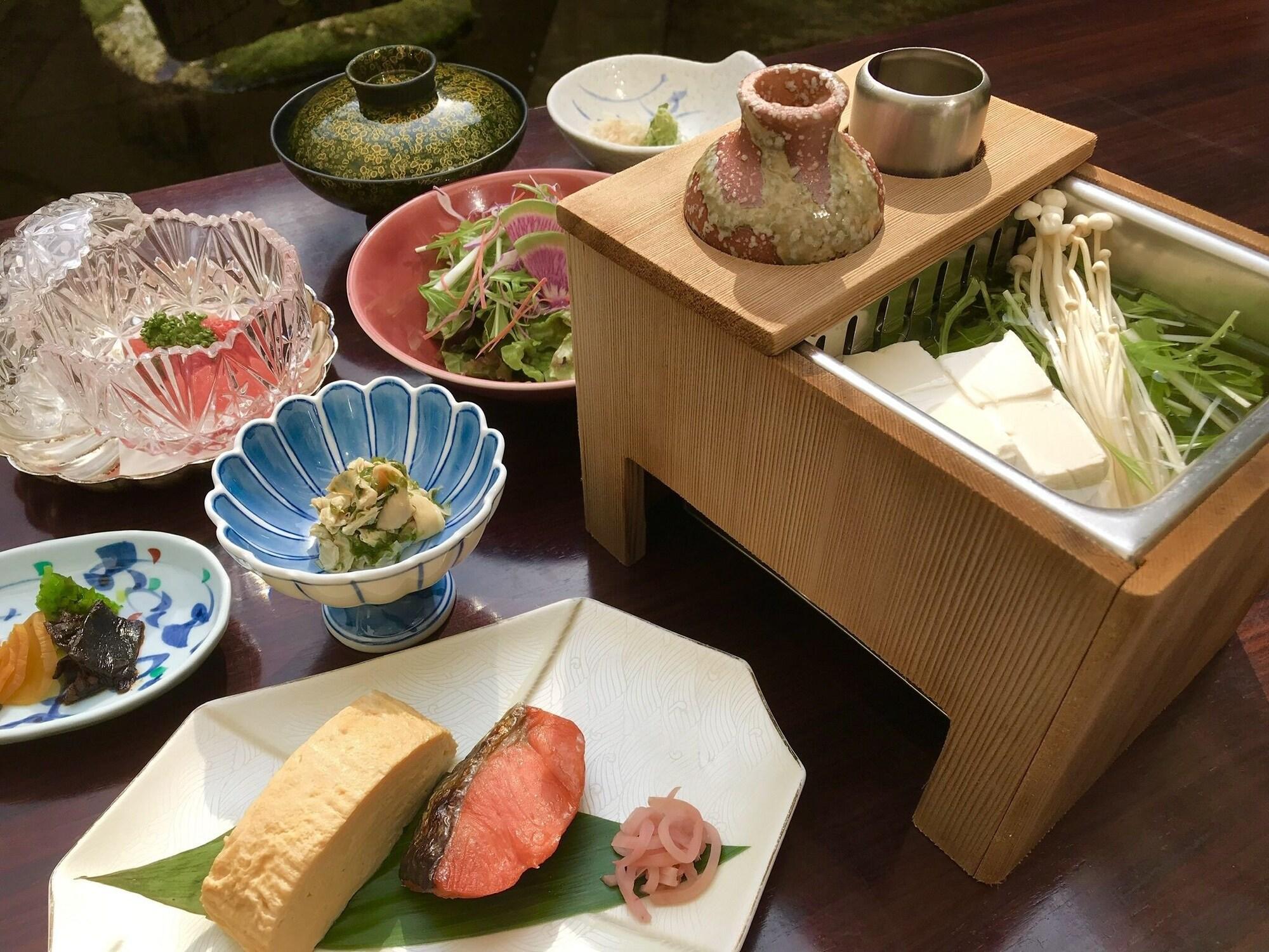 Restaurant NISHIYAMA RYOKAN - Established in 1953