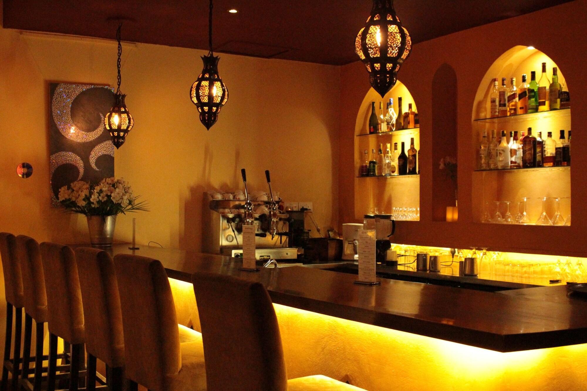 Bar/Salón Le Rustique