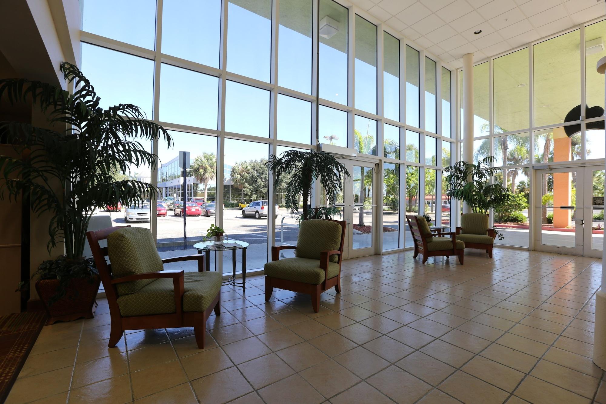 Vista Lobby Allure Suites