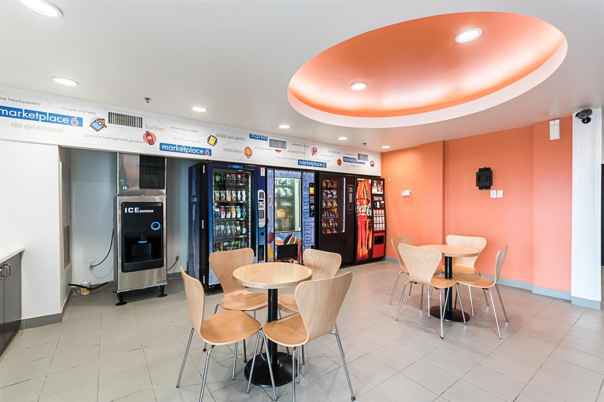 Vista Lobby Motel 6 Moosomin
