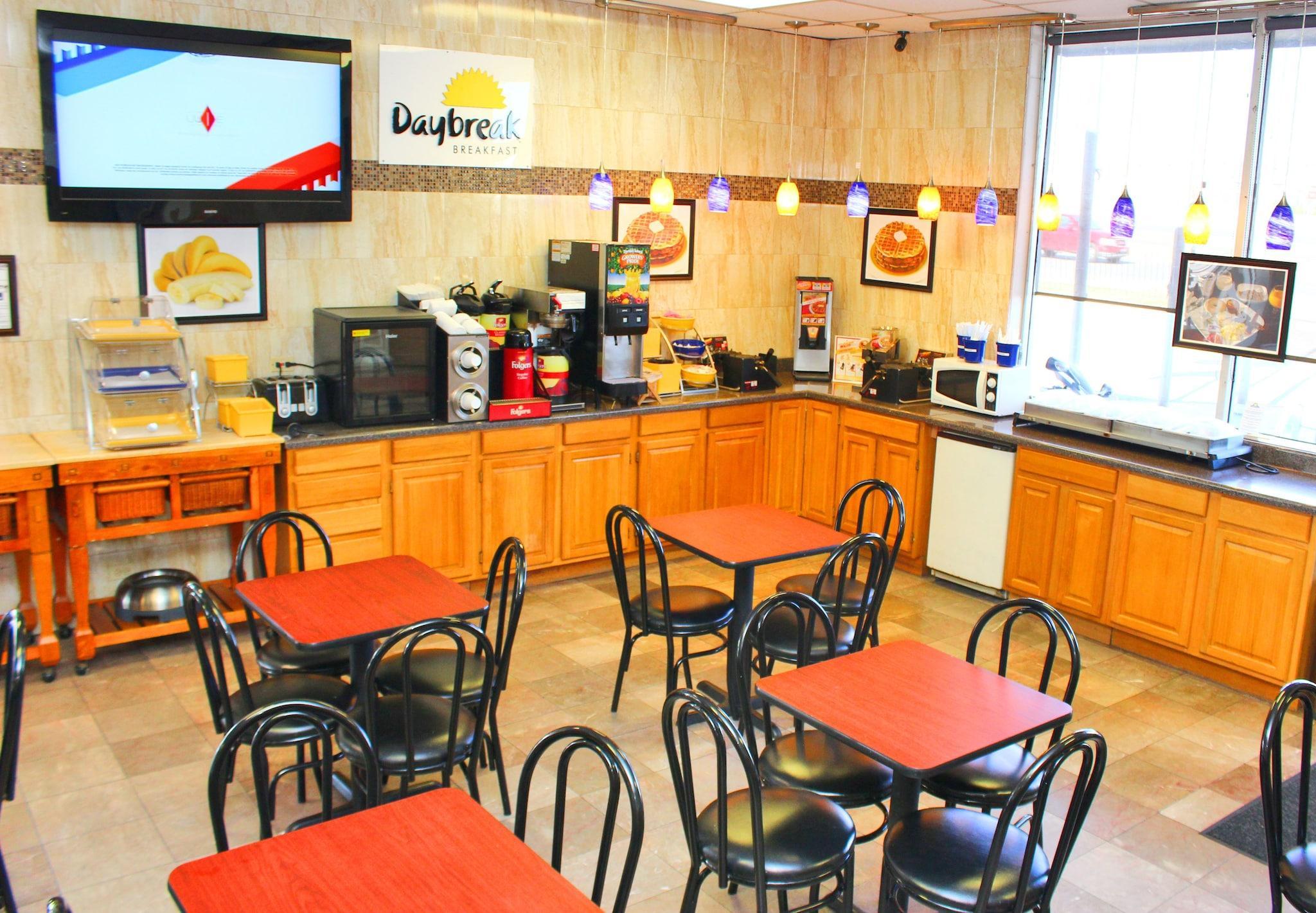 Restaurant Days Inn & Suites by Wyndham Laredo