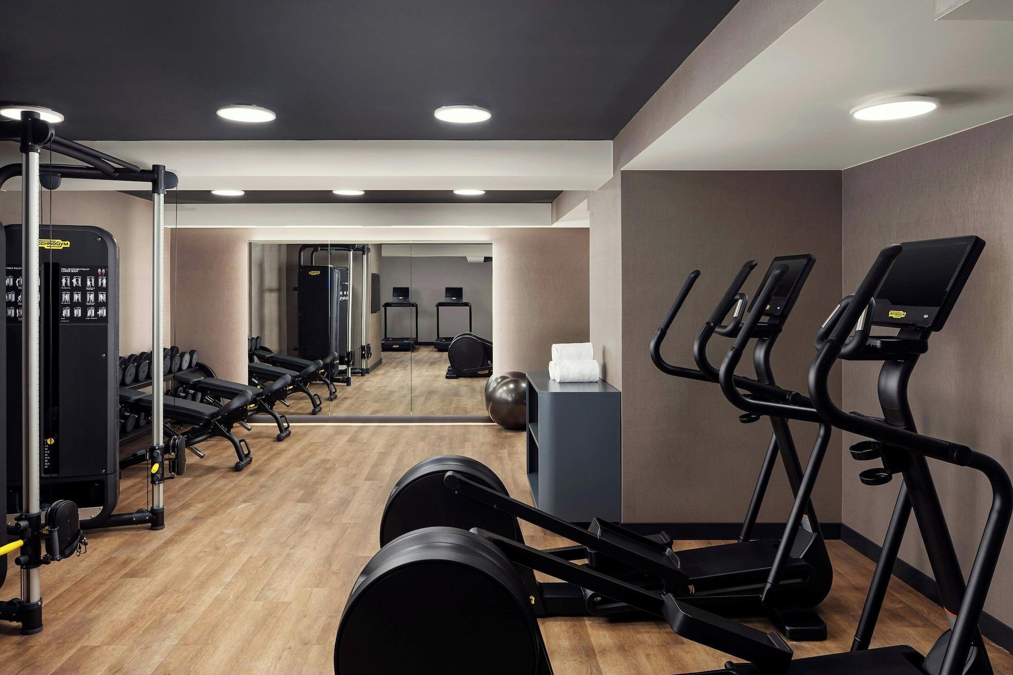 Gimnasio Luxembourg Marriott Hotel Alfa