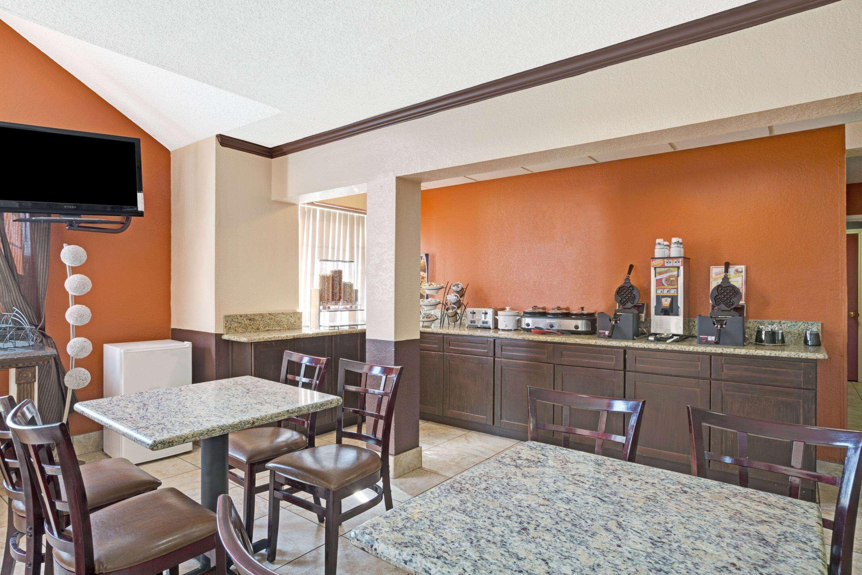 Restaurant Microtel Inn & Suites by Wyndham Houston