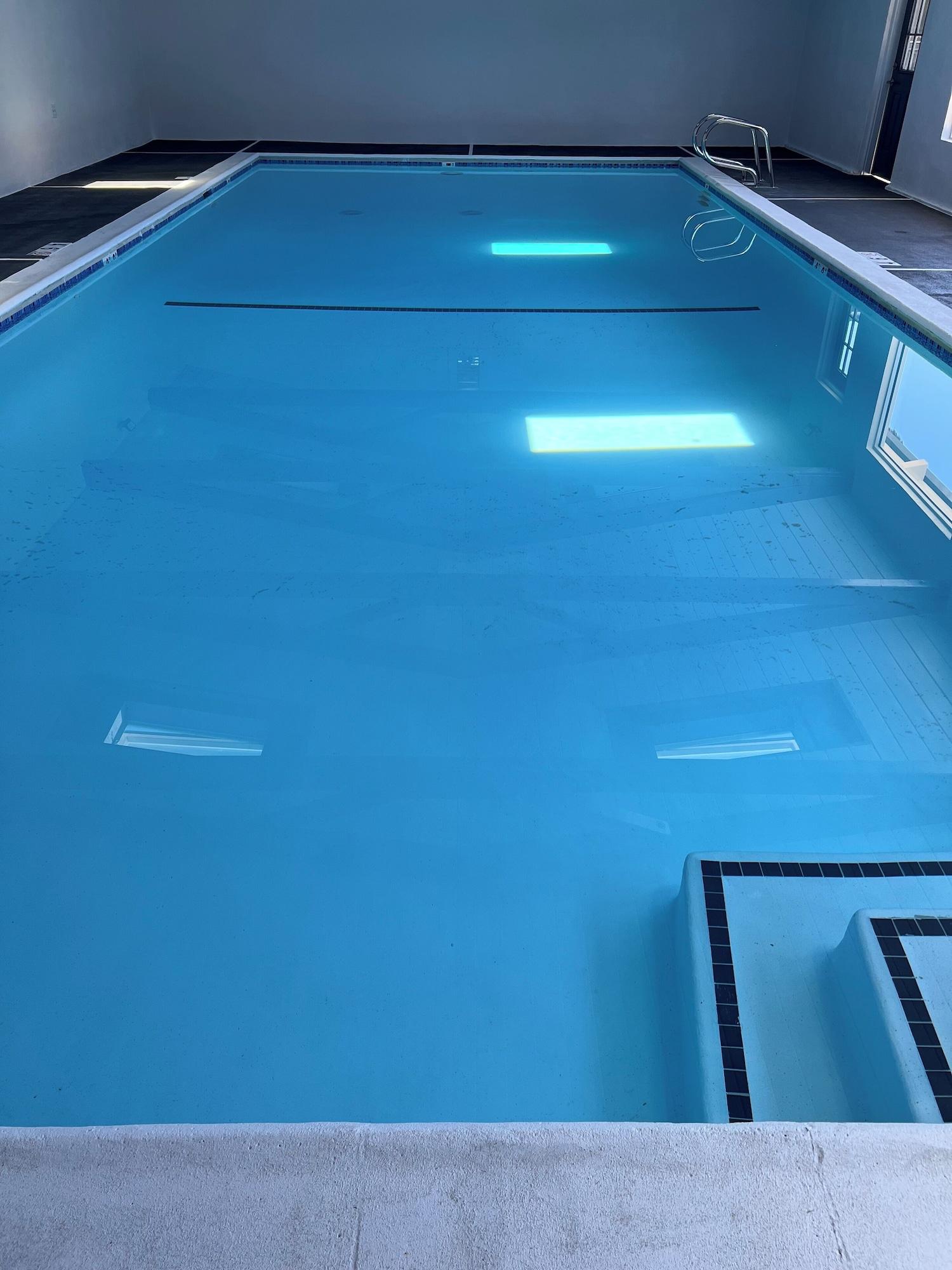 Vista Piscina Surf City Inn and Suites