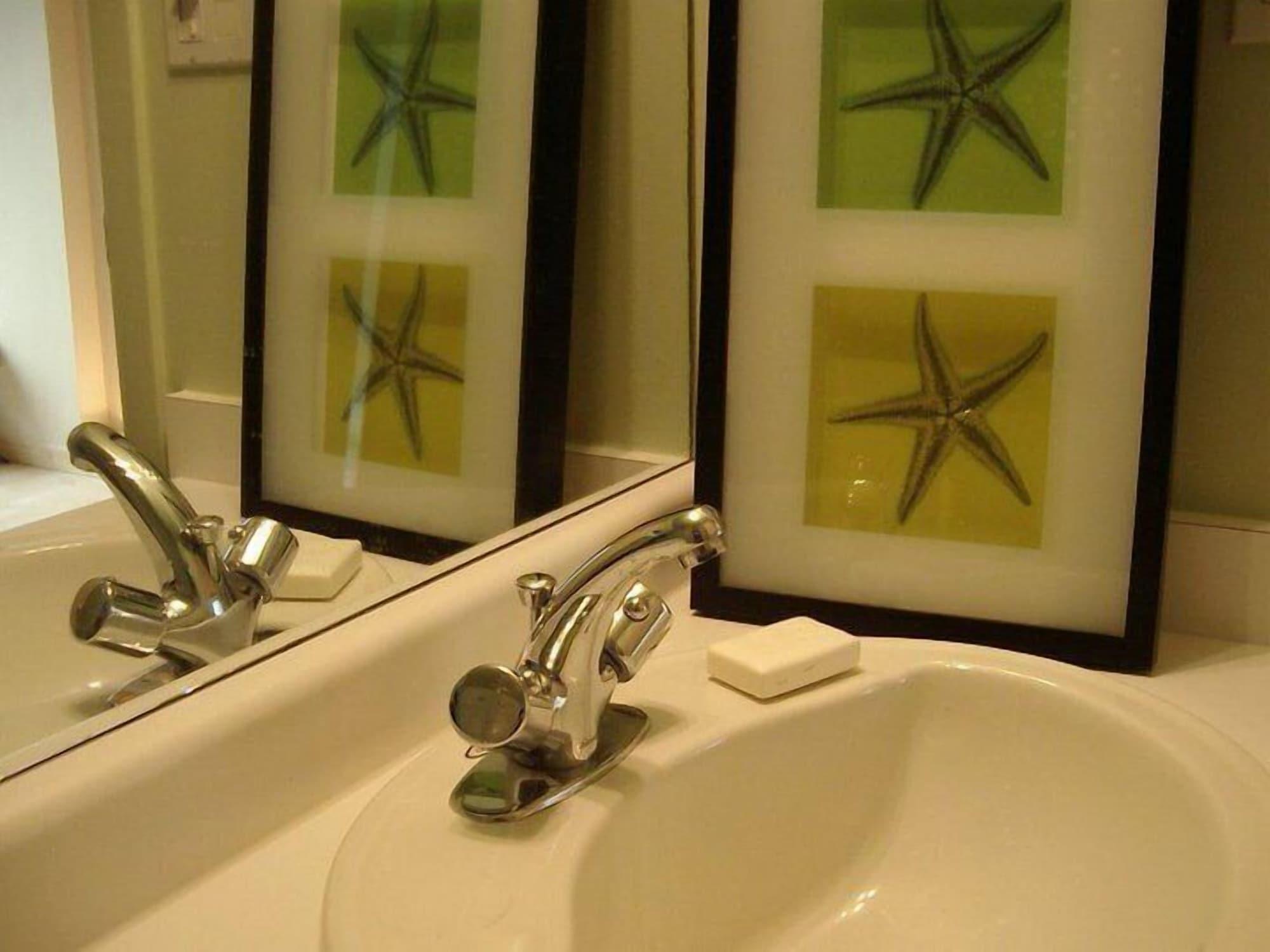 Equipamiento de Habitación MondeLiving City Condo