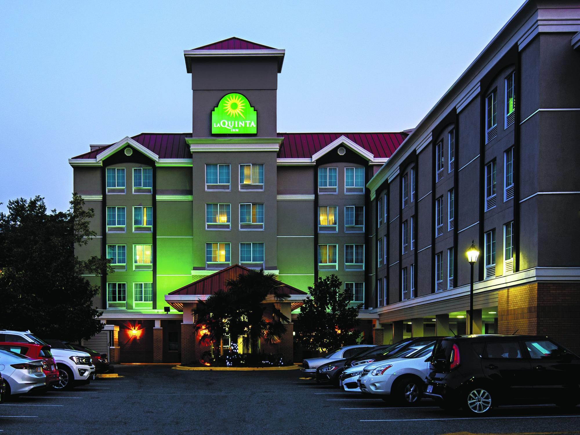 Vista Exterior La Quinta Inn by Wyndham Vancouver Airport