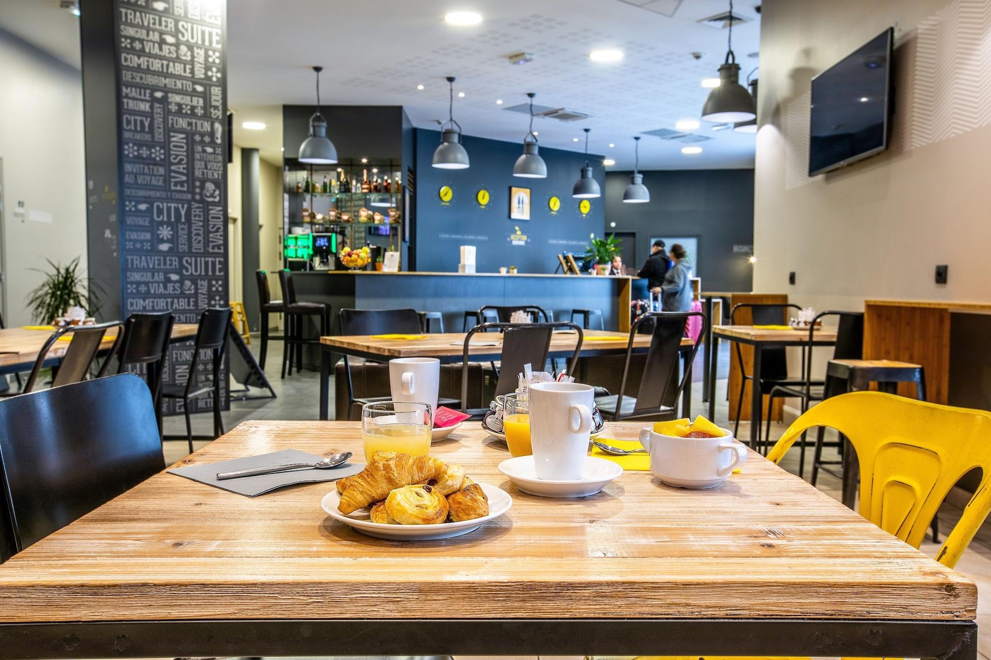 Restaurant Best Western Plus Suitcase Paris La Defense