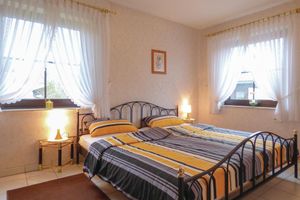 Alquiler Vacacional - The well-maintained apartment house consists of two vacation apartments. On the upper floor is DEI08