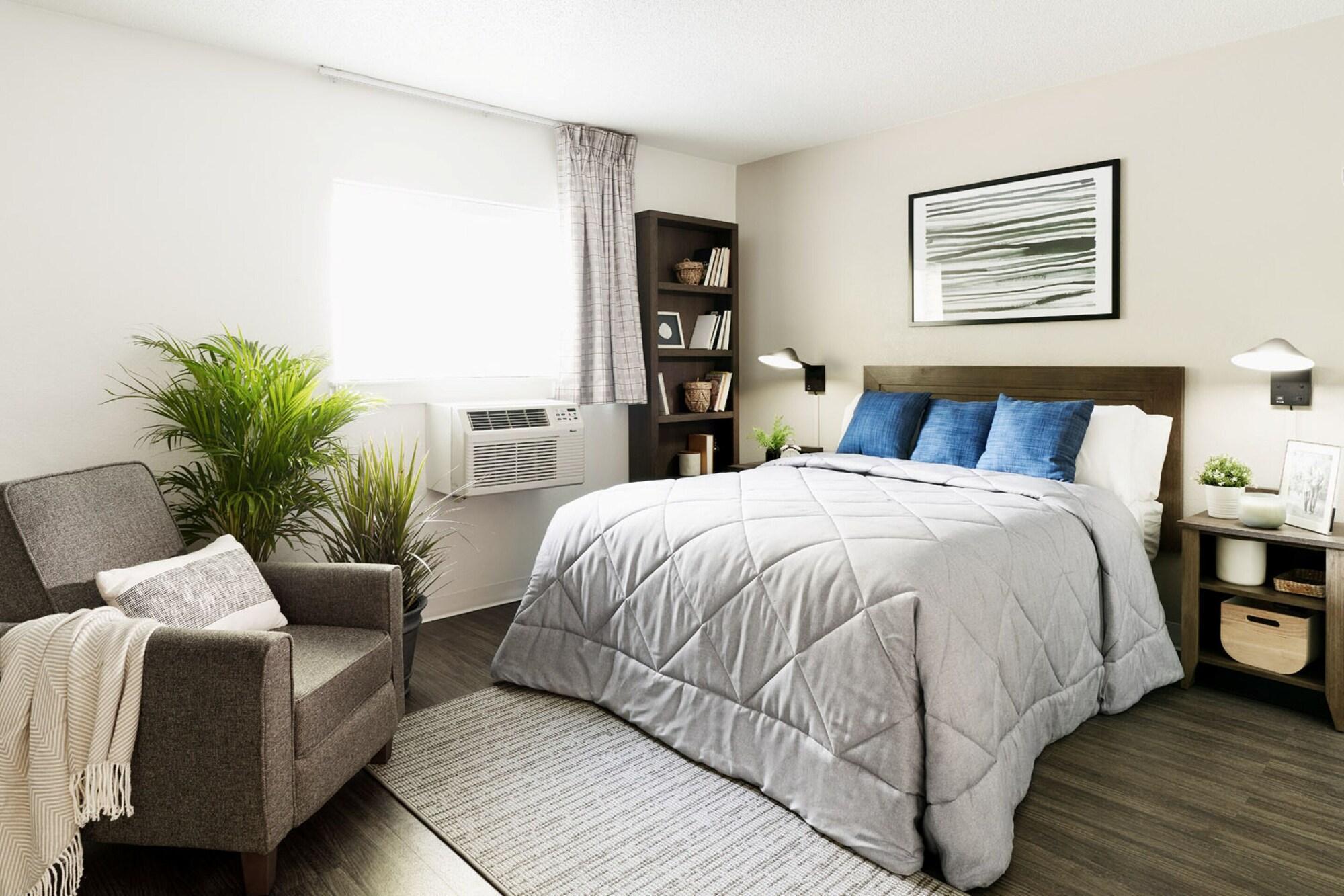 Varios Intown Suites Extended Stay Indianapolis In - Traders Point