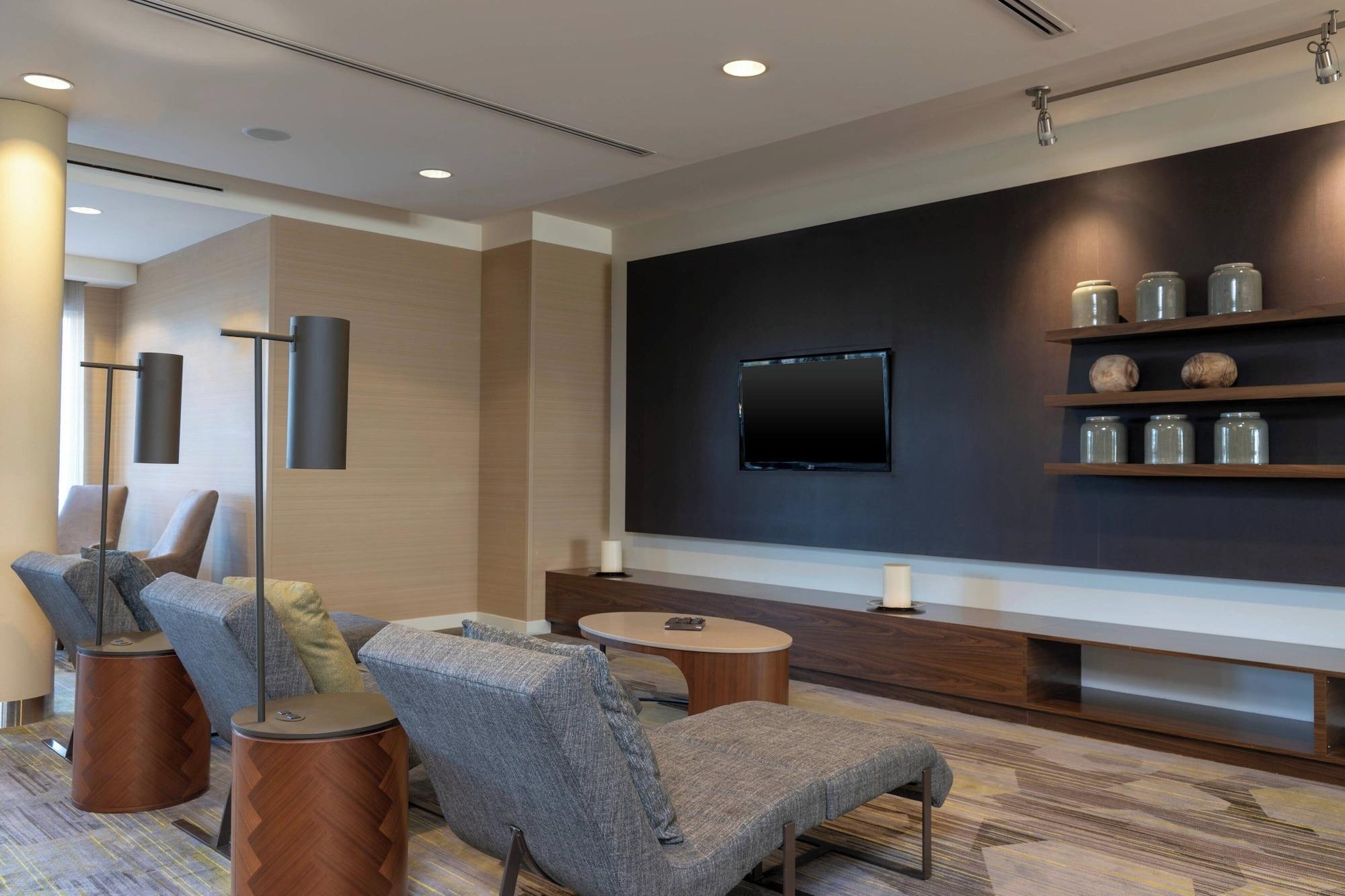 Bar/Salón Courtyard Milwaukee Airport