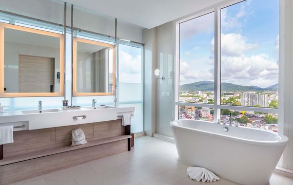 Novotel Phuket City Phokeethra Hotel