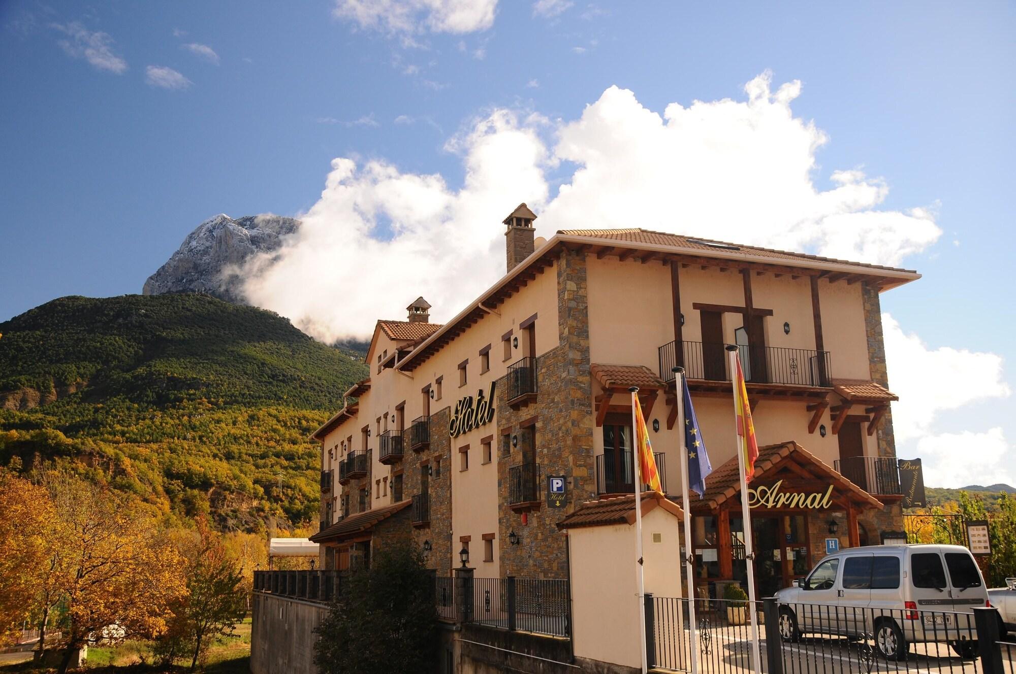 Varios Hotel Arnal