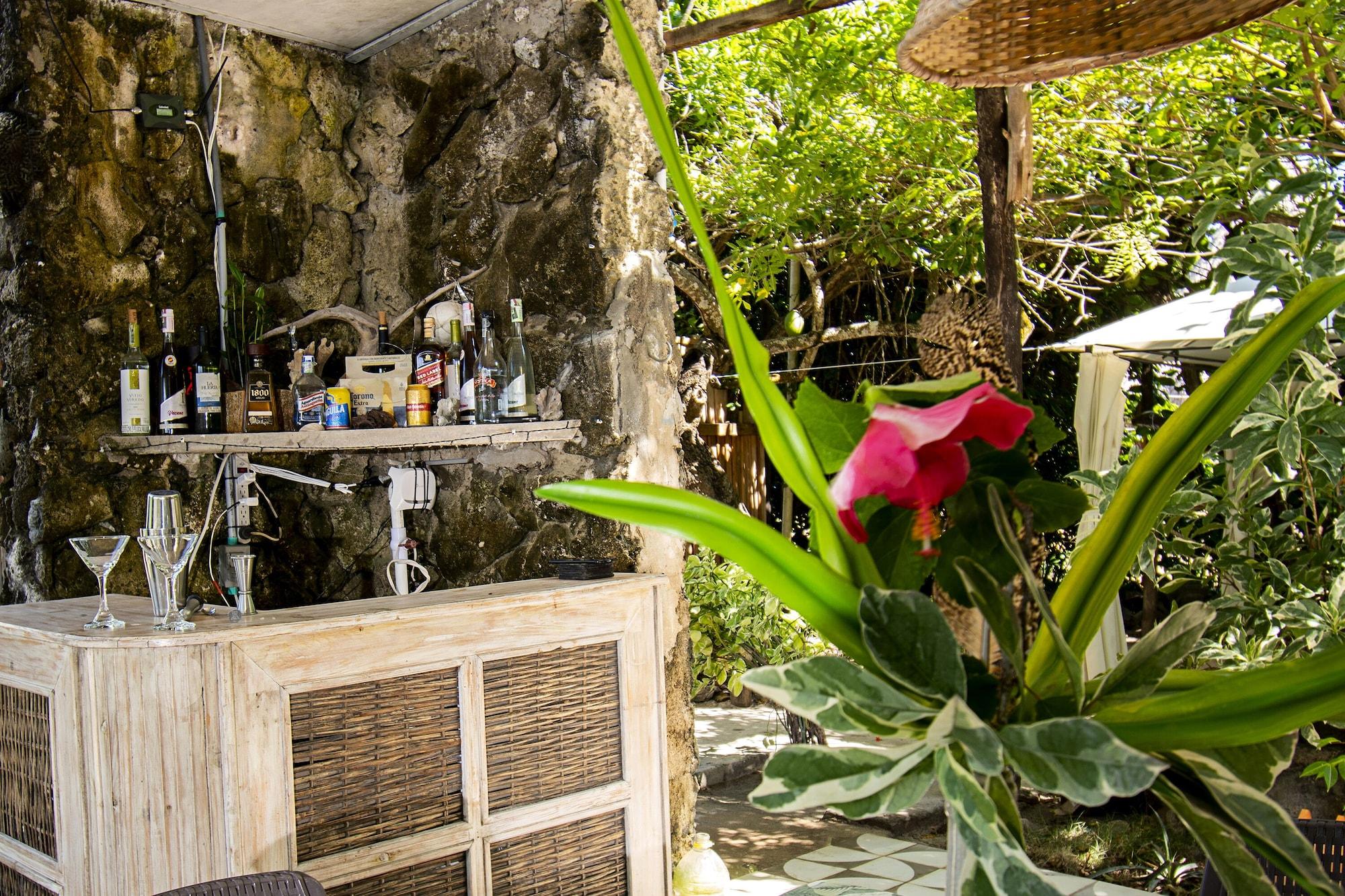 Bar/Salón Isla Tijereto