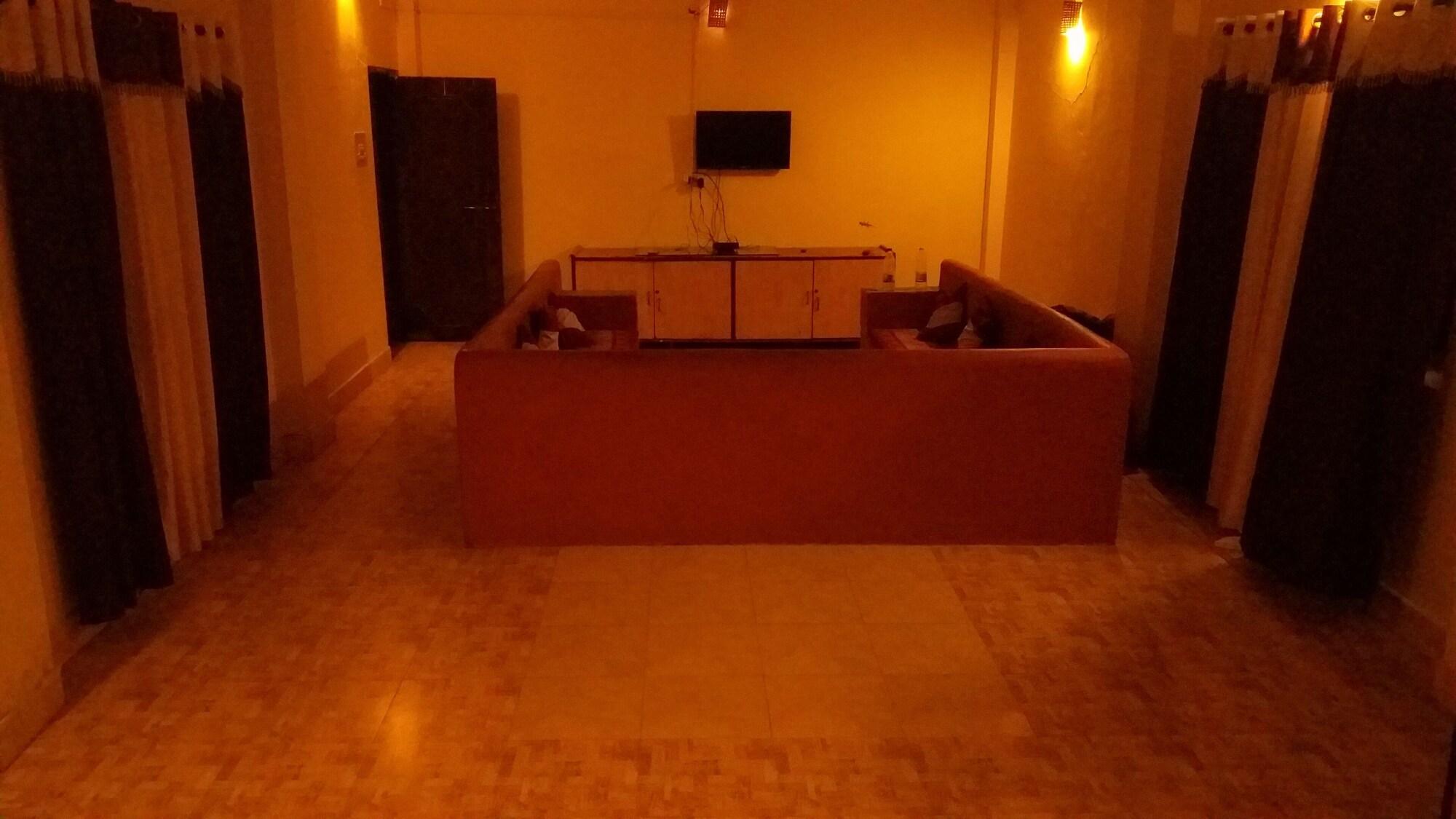 Vista Lobby Taal Tiger Retreat