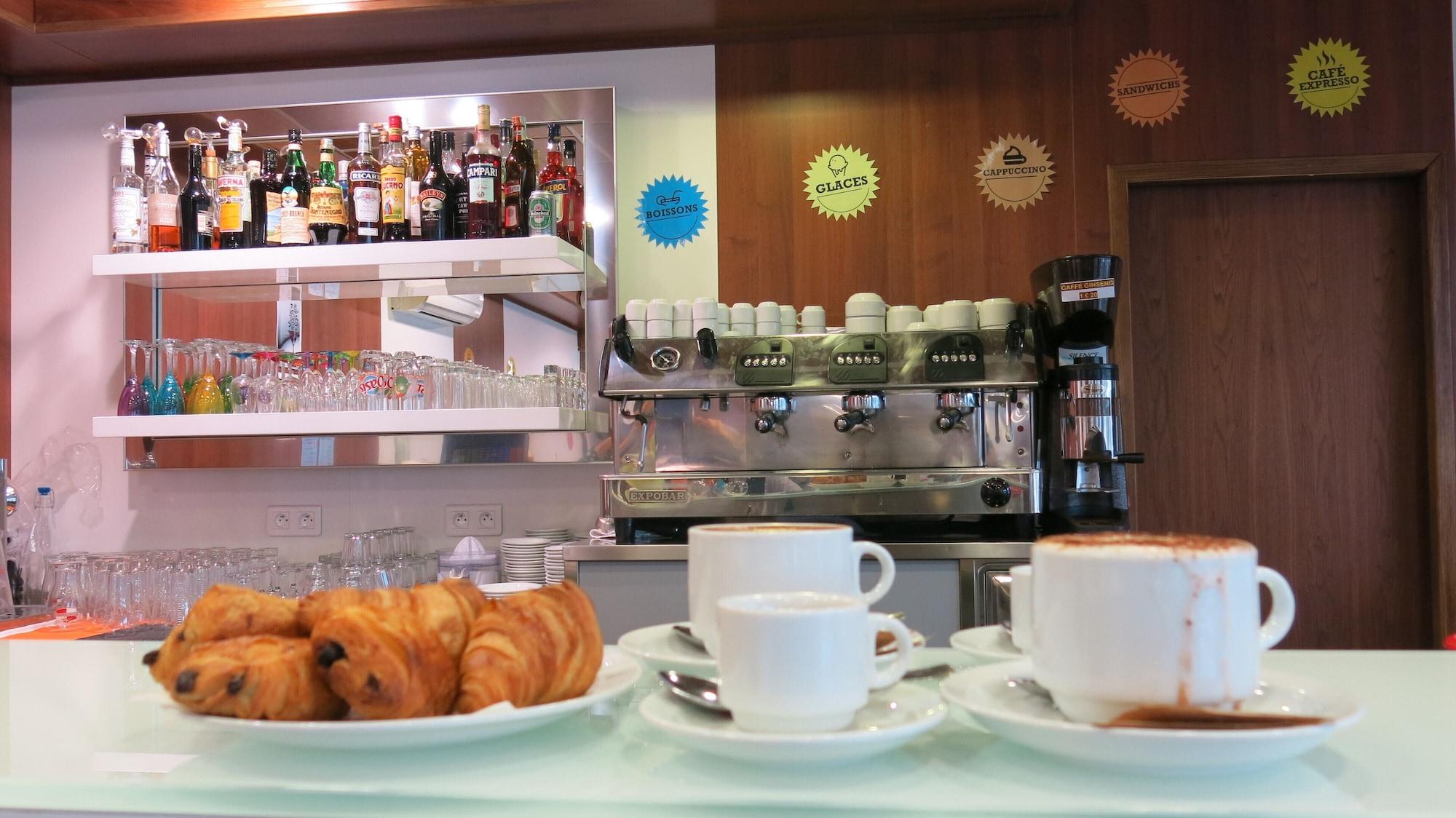 Bar/Salón Hôtel La Source