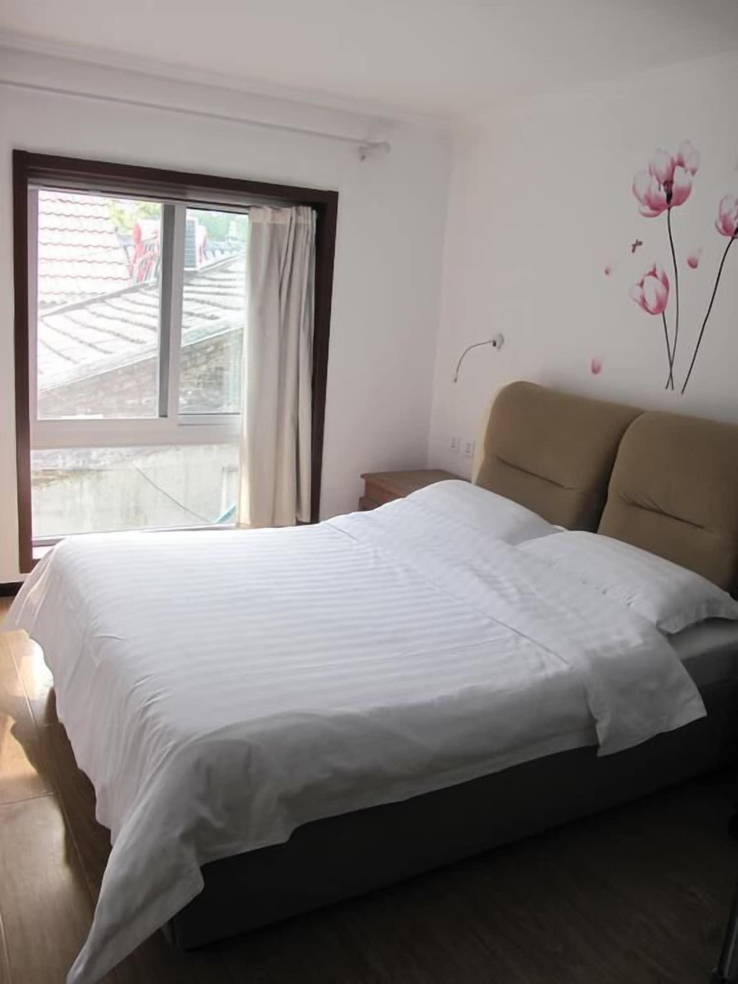 Varios Lucky Family Hostel