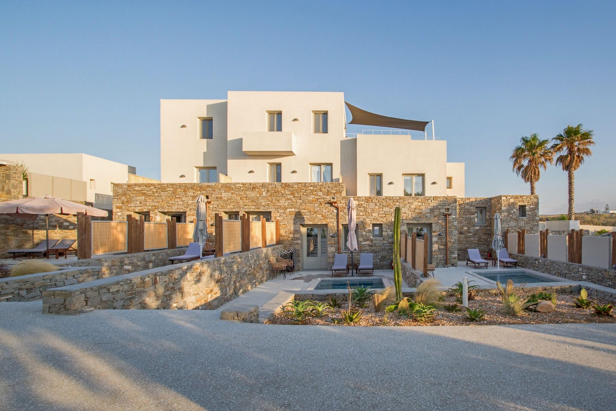 Vista Exterior Paros Comfy Suites