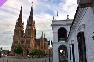 Actividad - Visitá la emblemática Basílica de Luján Neogótica