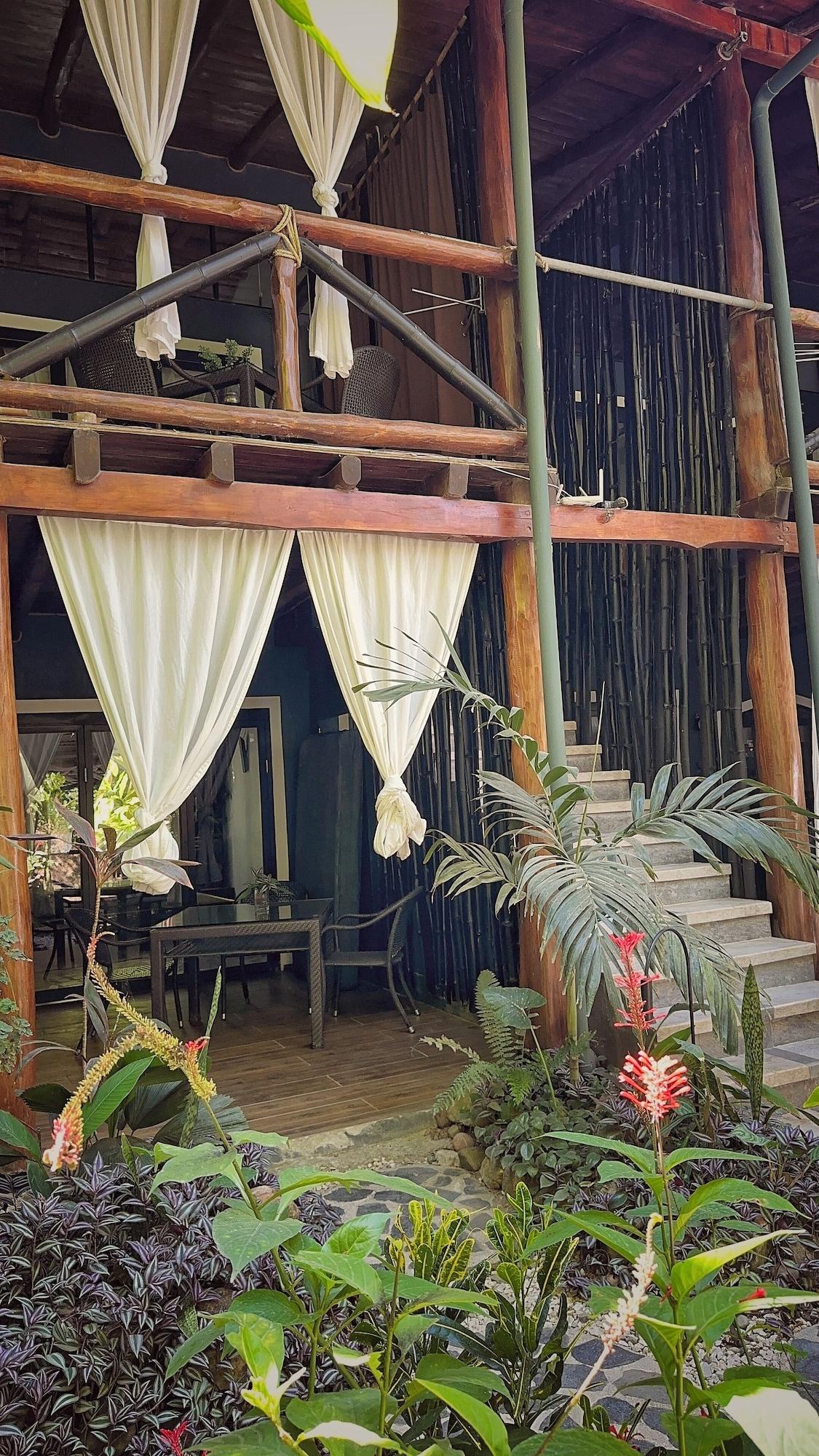 Vista Exterior Canaima Chill House