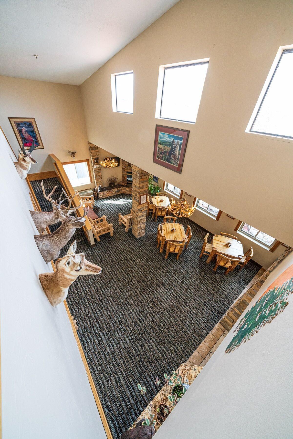 Bar/Salón Alpine Inn Suites