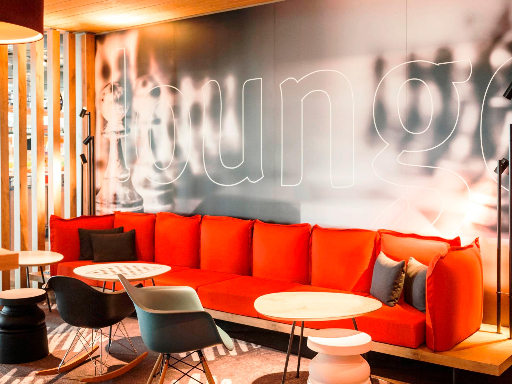 Vista Lobby Hotel ibis Vienna Airport